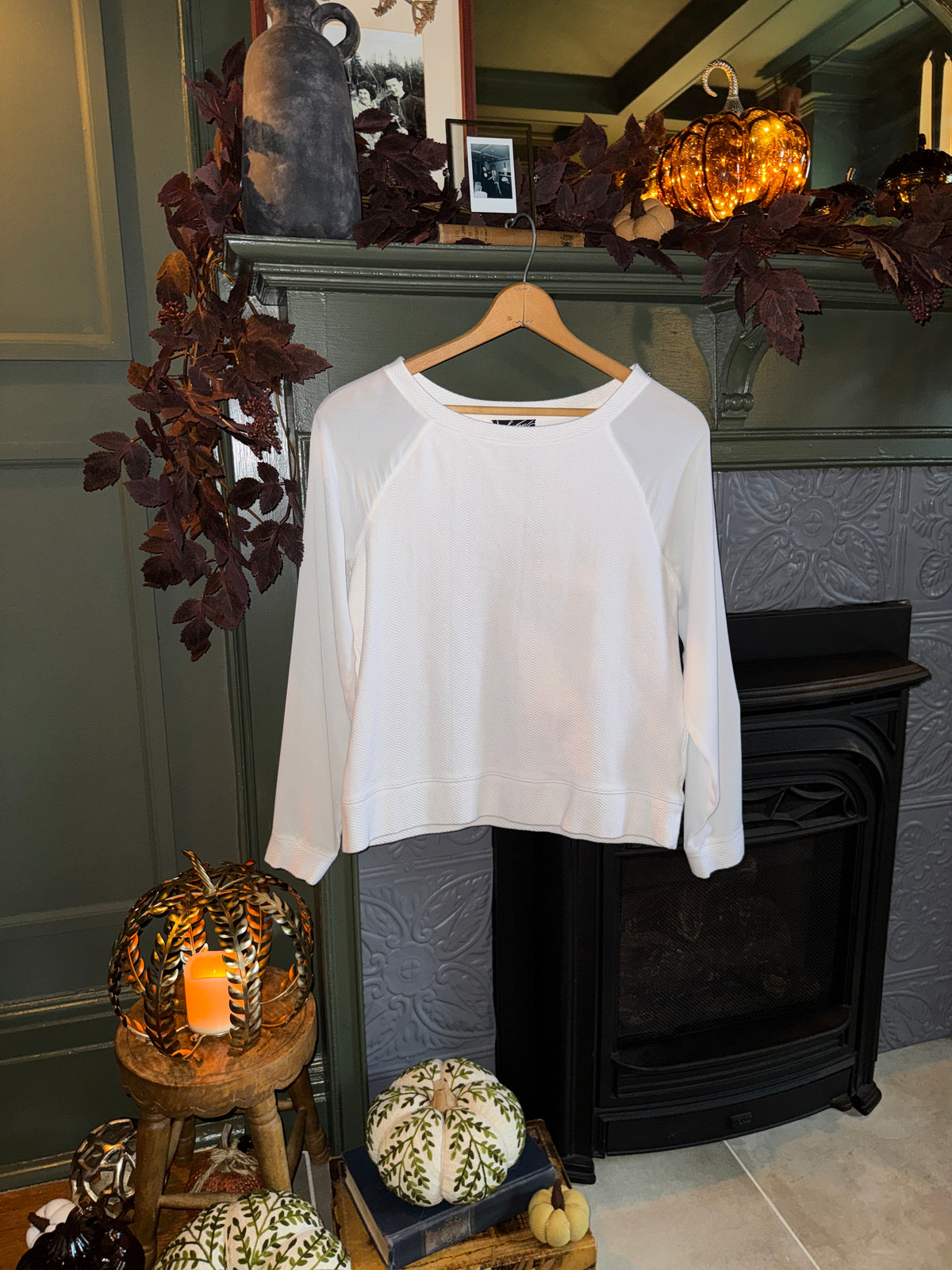 Lord & Taylor White Textured Pullover Sweater Top – Medium