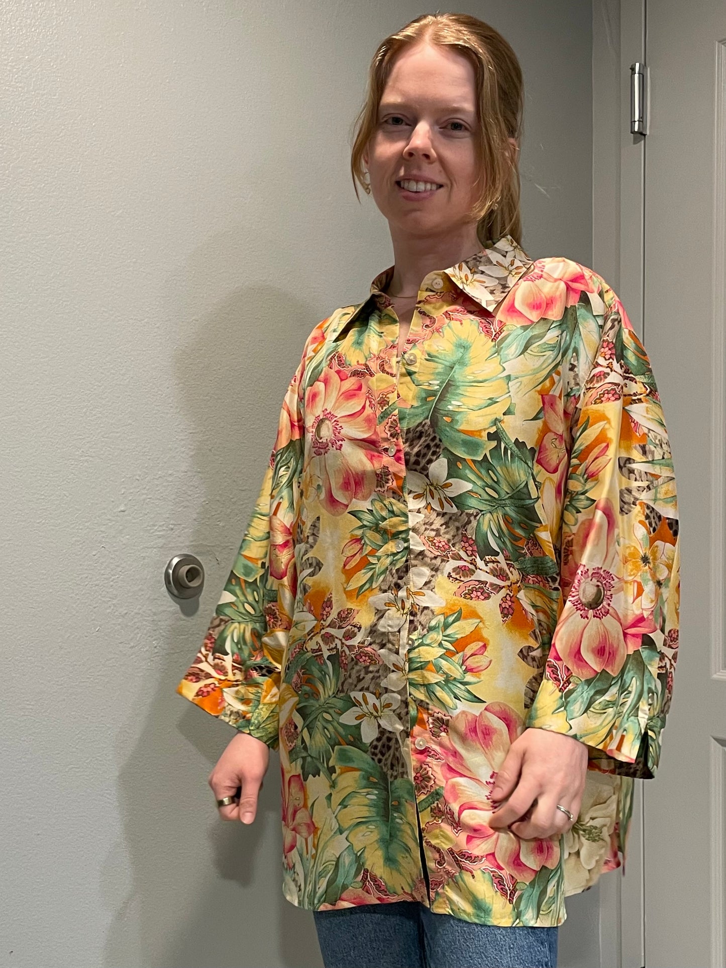 C.l.o.t.h.e.s. Woman Floral Silk Button-Up Shirt – 2X