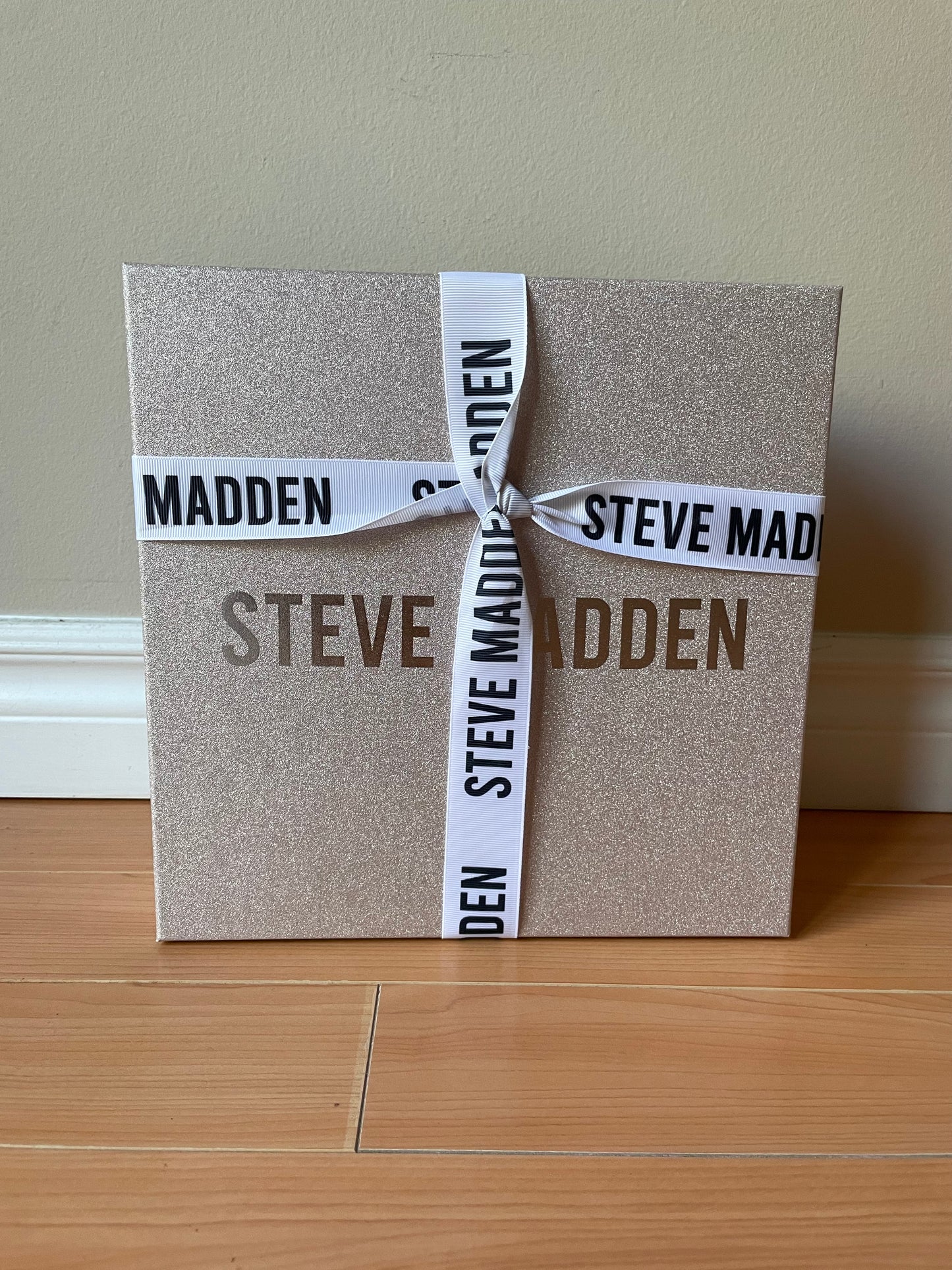 Steve Madden Brown Lavender Beanie Hat & Scarf Set NWT
