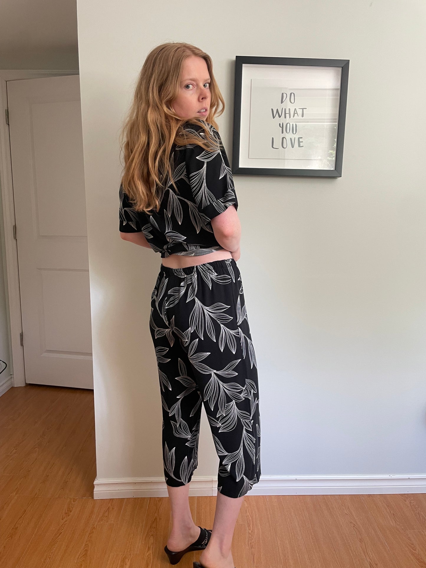 Nicole Miller New York Black & White Leaf Print Rayon Set – Size Small
