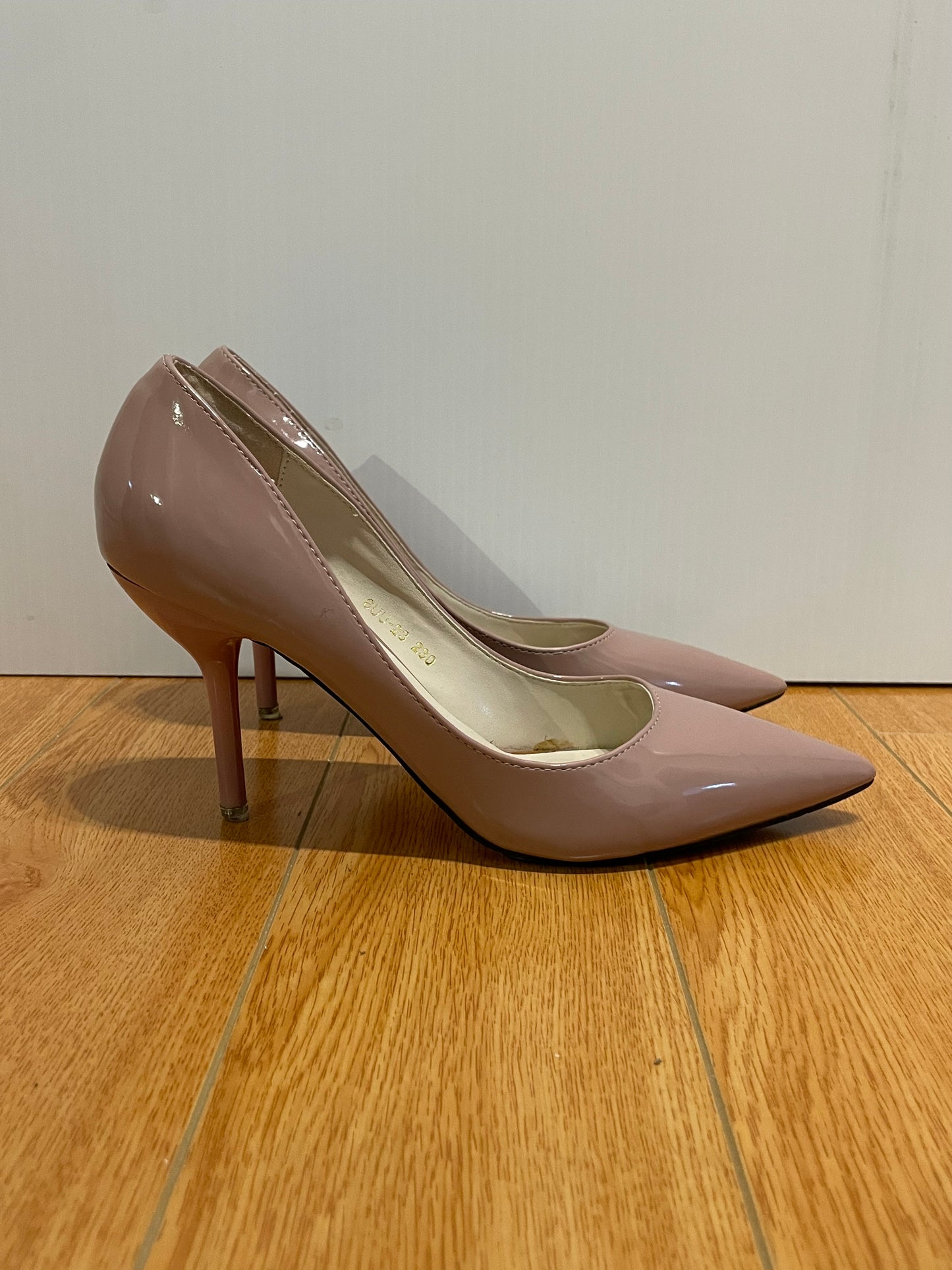 Blush Patent Pointed-Toe Pumps – Size 36
