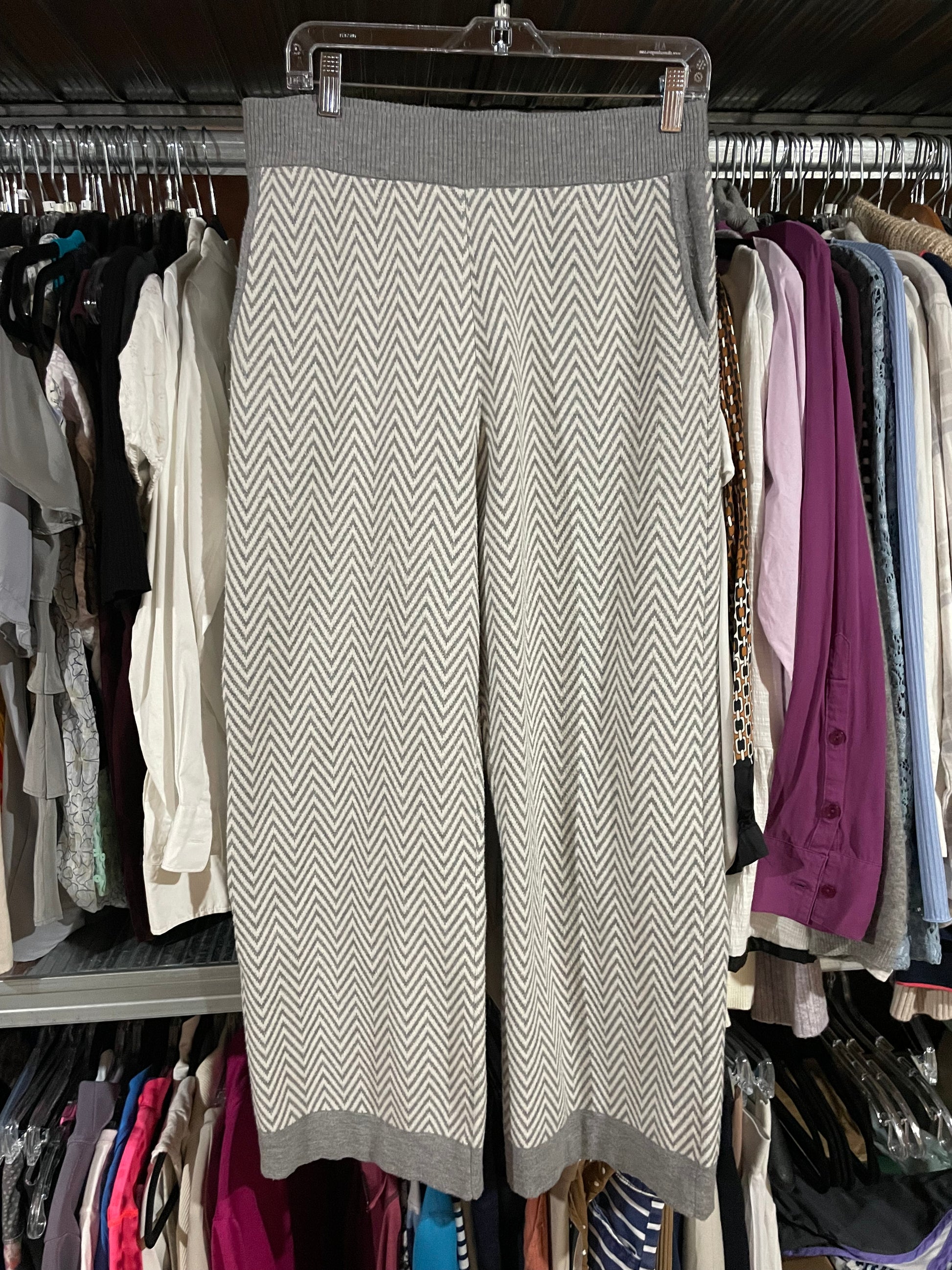 Emproved Grey & Cream Chevron Knit Wide Leg Pants – Size Medium - Le Prix Fashion & Consulting