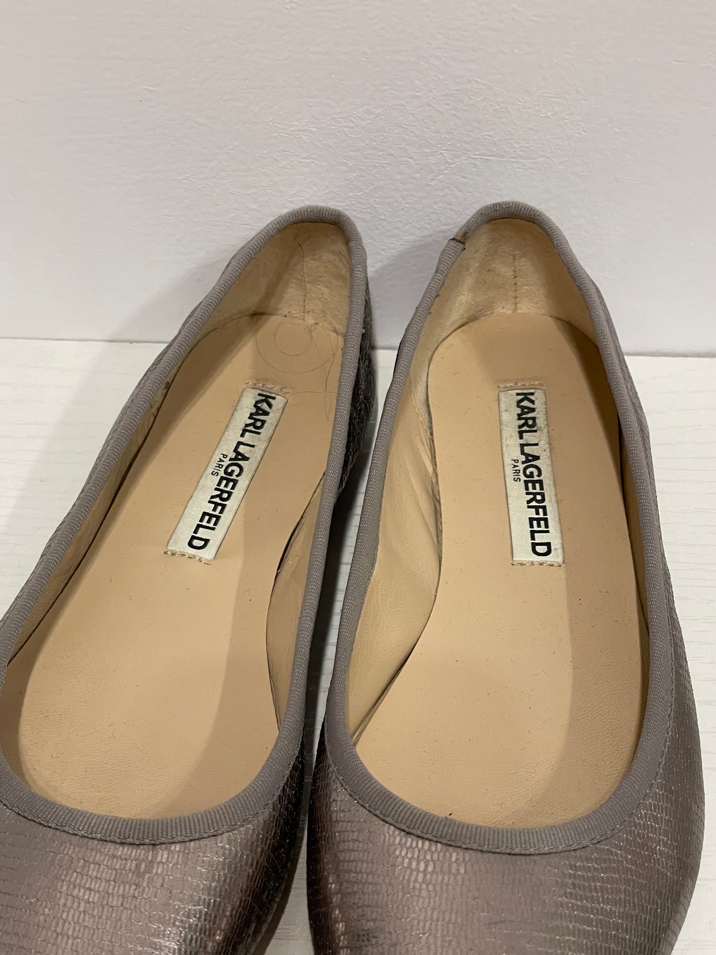 Karl Lagerfeld Paris Metallic Taupe Ballet Flats – Size 7
