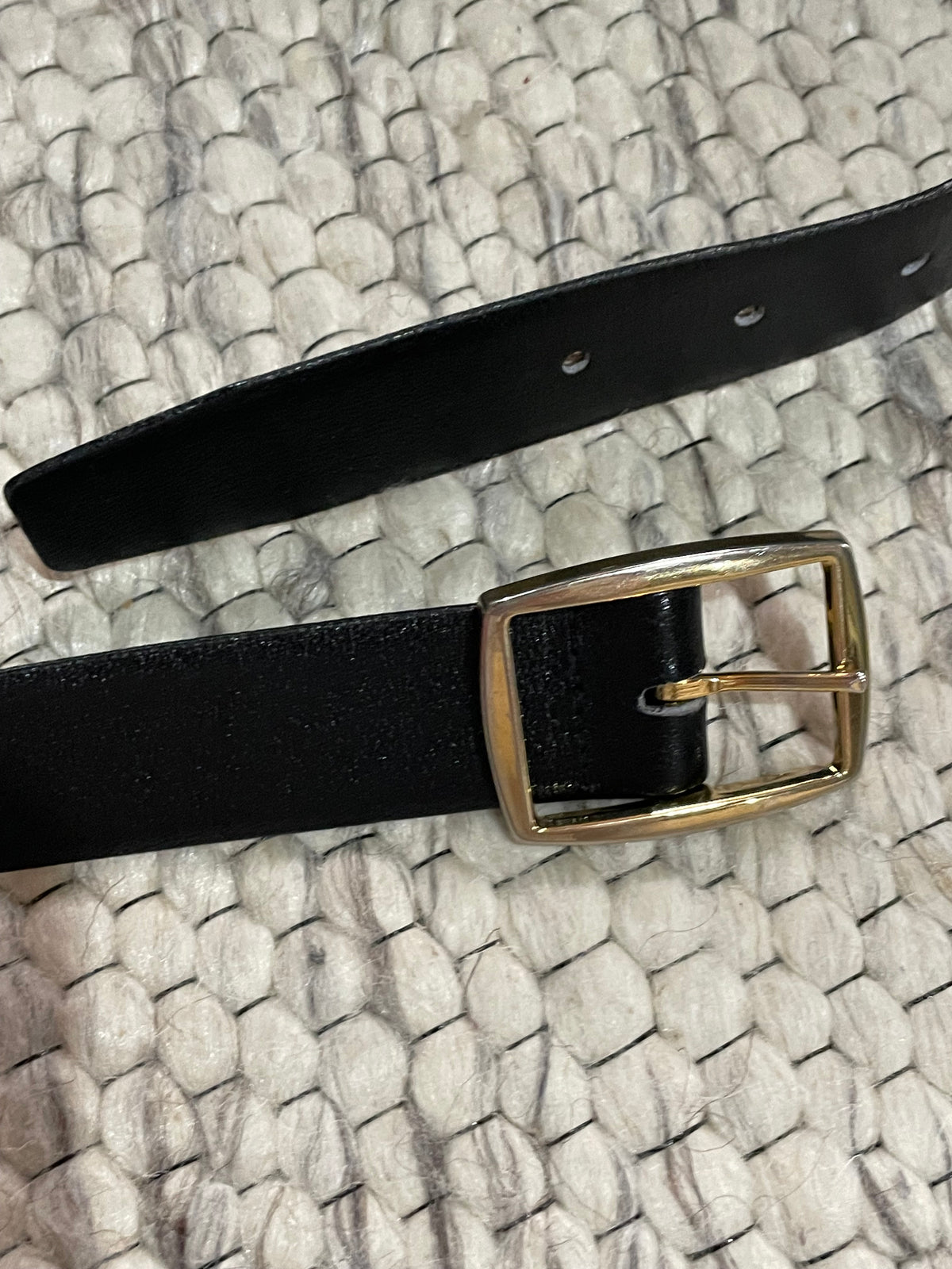Black Italian Leather Belt with Gold-Tone Buckle – M/L