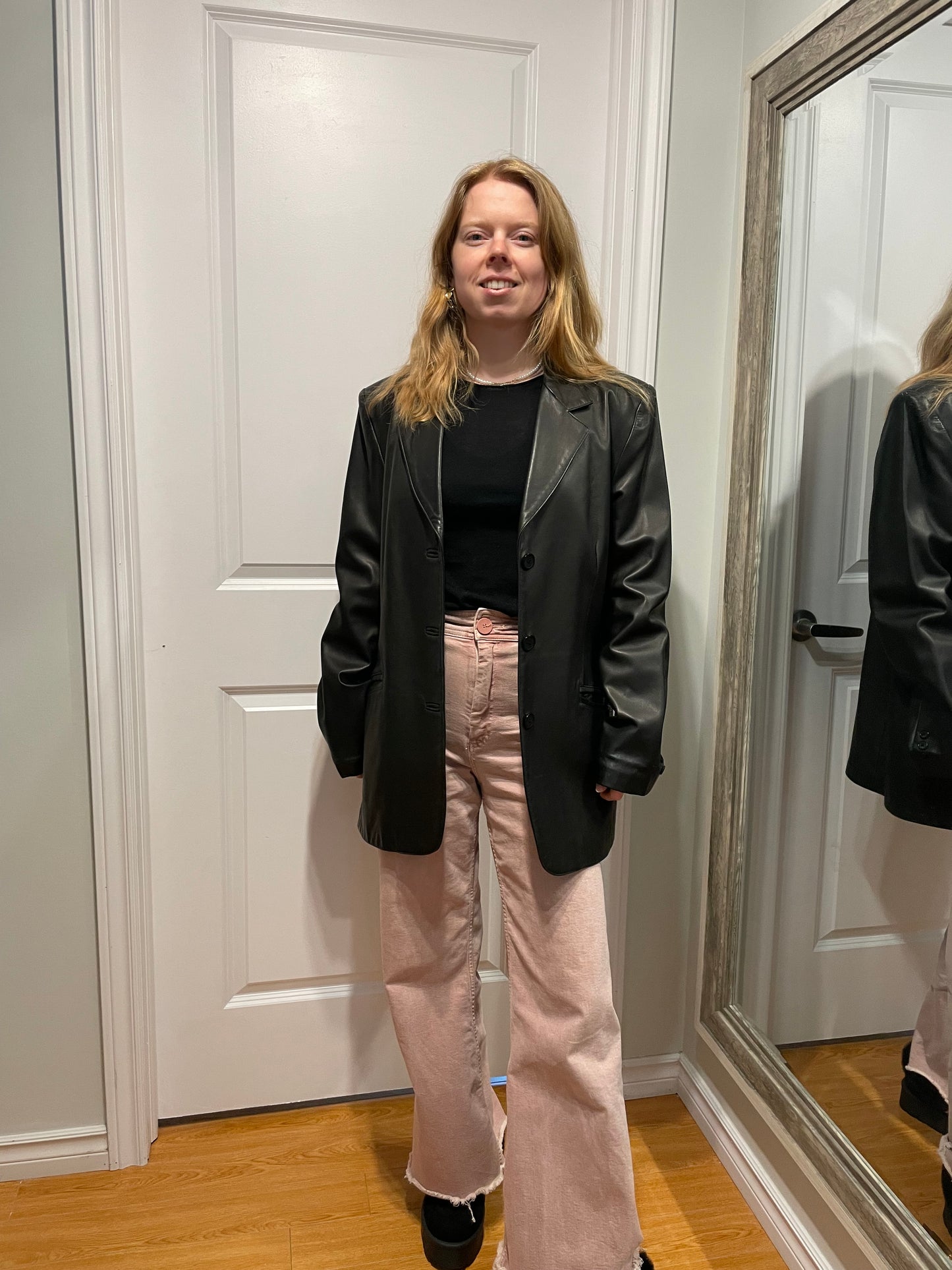 Danier Black Genuine Leather Tailored Blazer – Medium