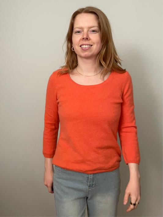 In Cashmere Coral Cashmere Knit Sweater – Medium