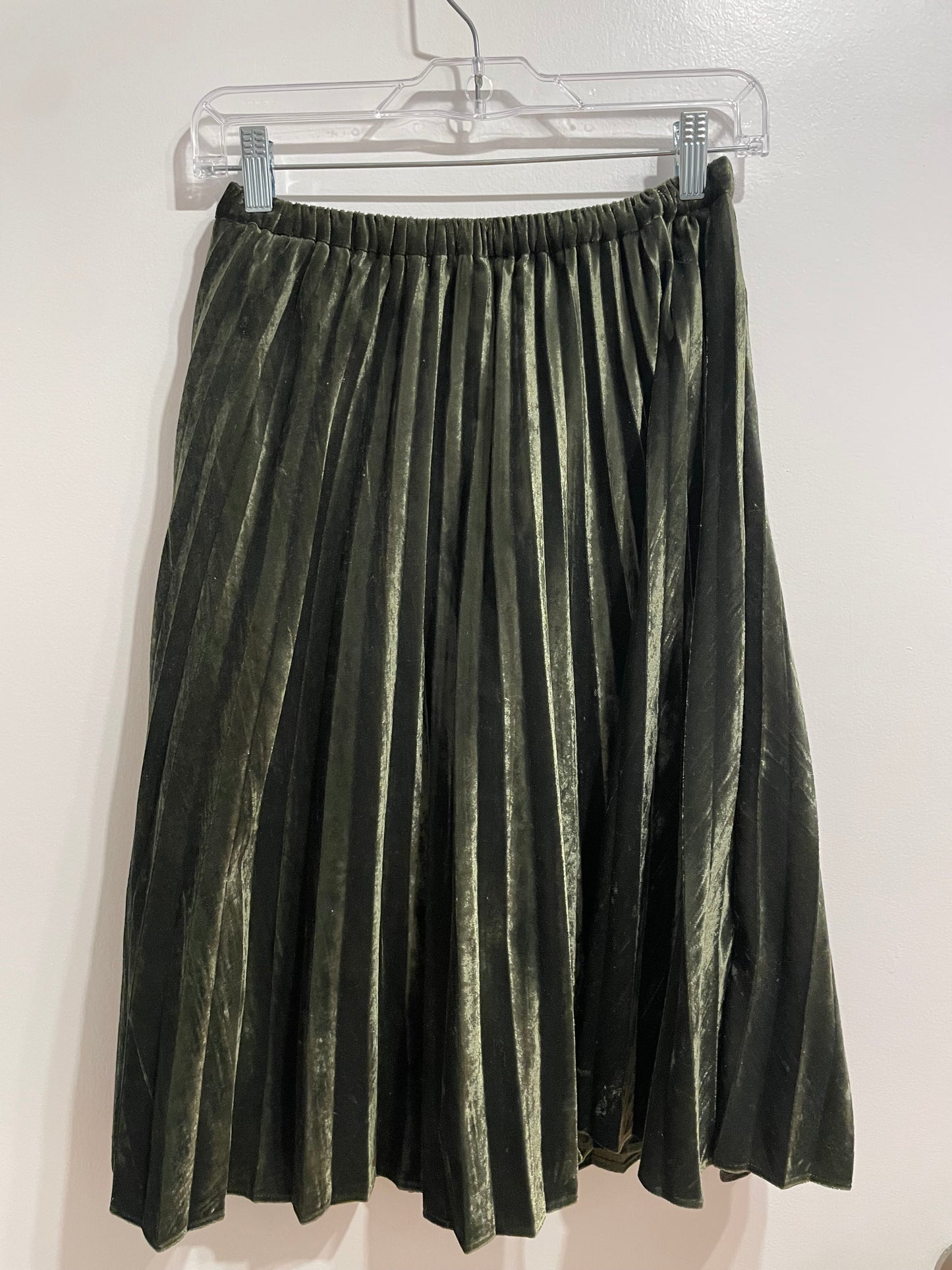 DAZZLE Olive Green Velvet Pleated Skirt – XS/S/M