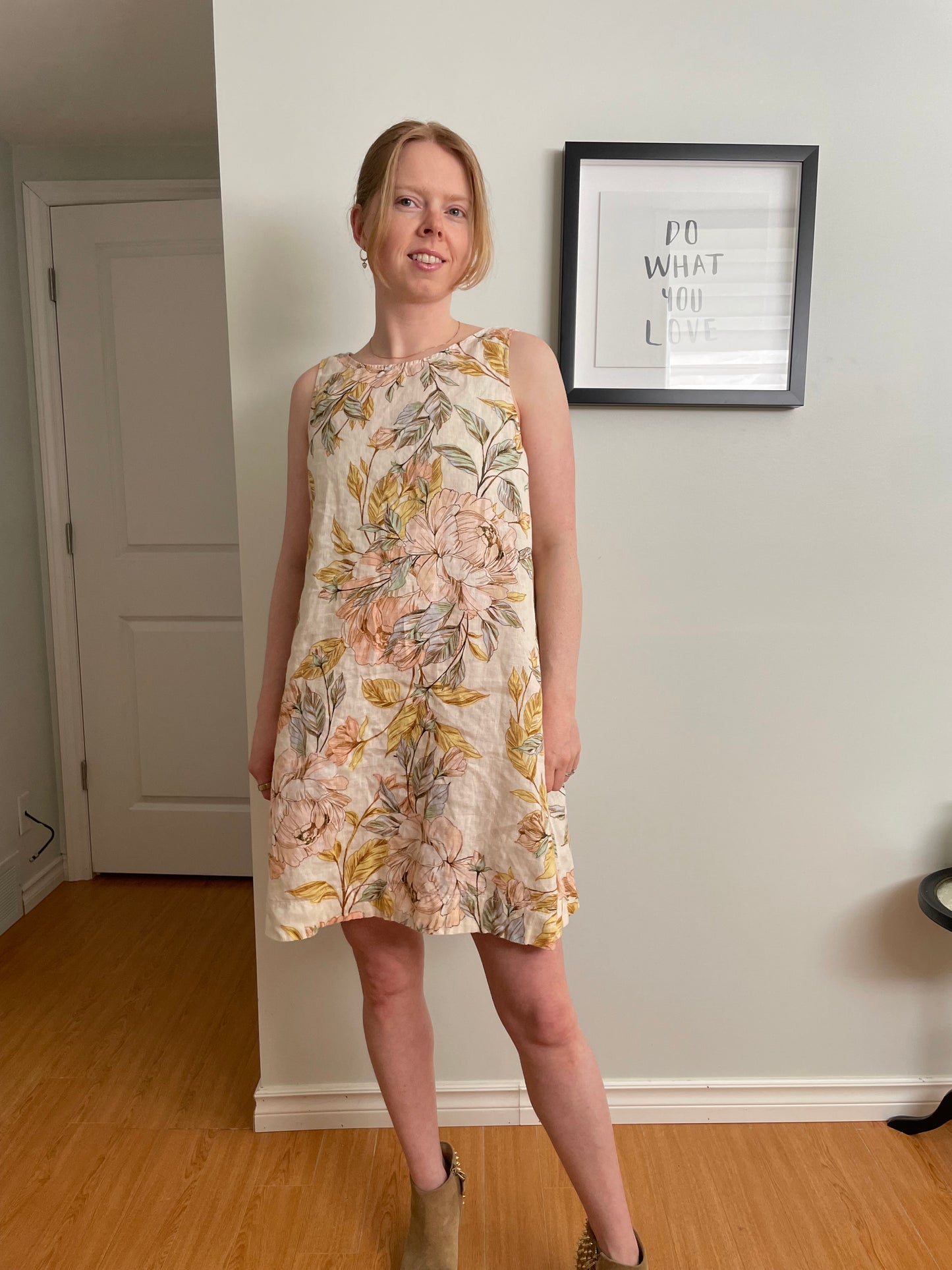 Nicole Miller Cream Floral 100% Linen Sleeveless Shift Dress - Small