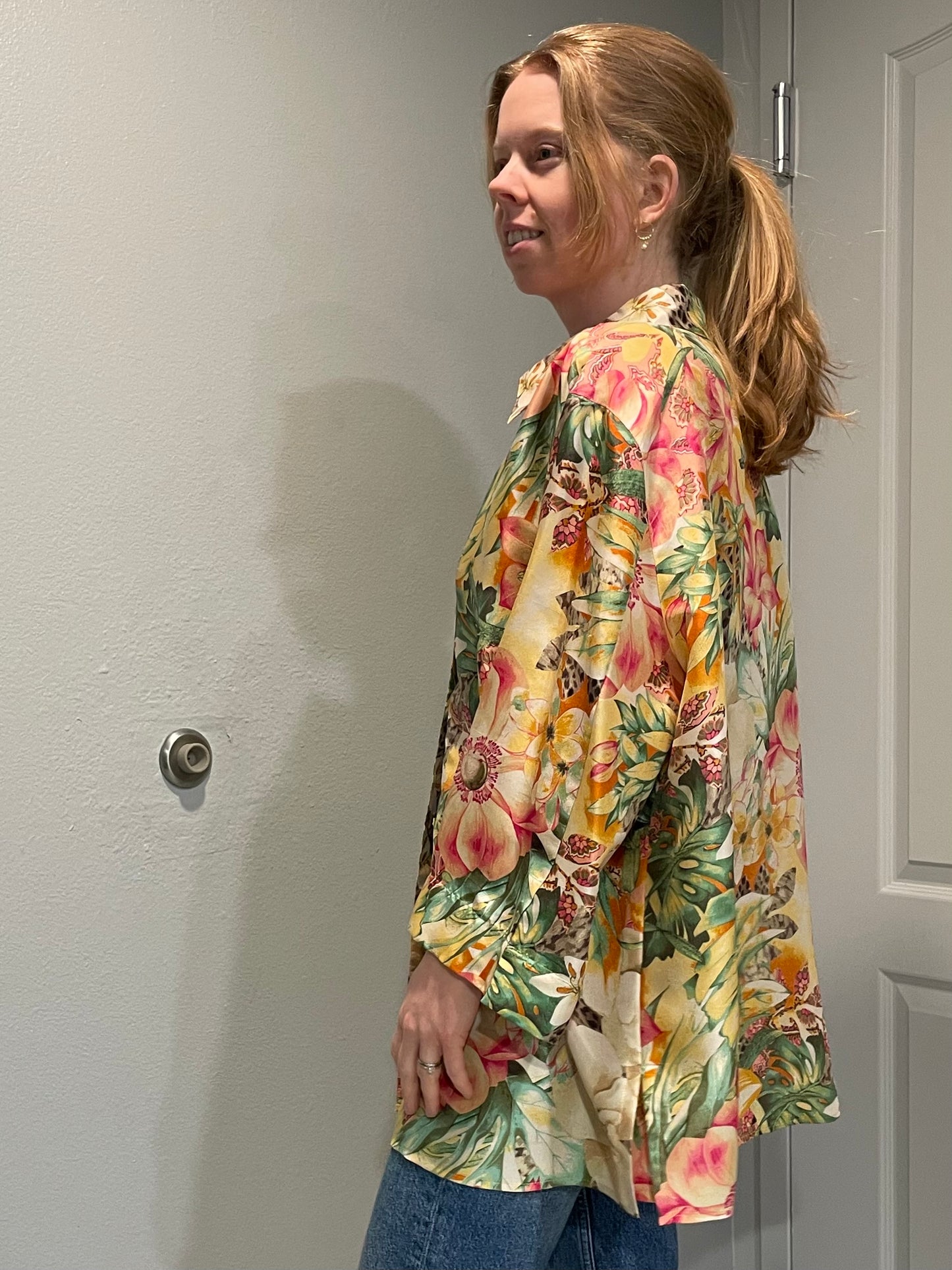 C.l.o.t.h.e.s. Woman Floral Silk Button-Up Shirt – 2X