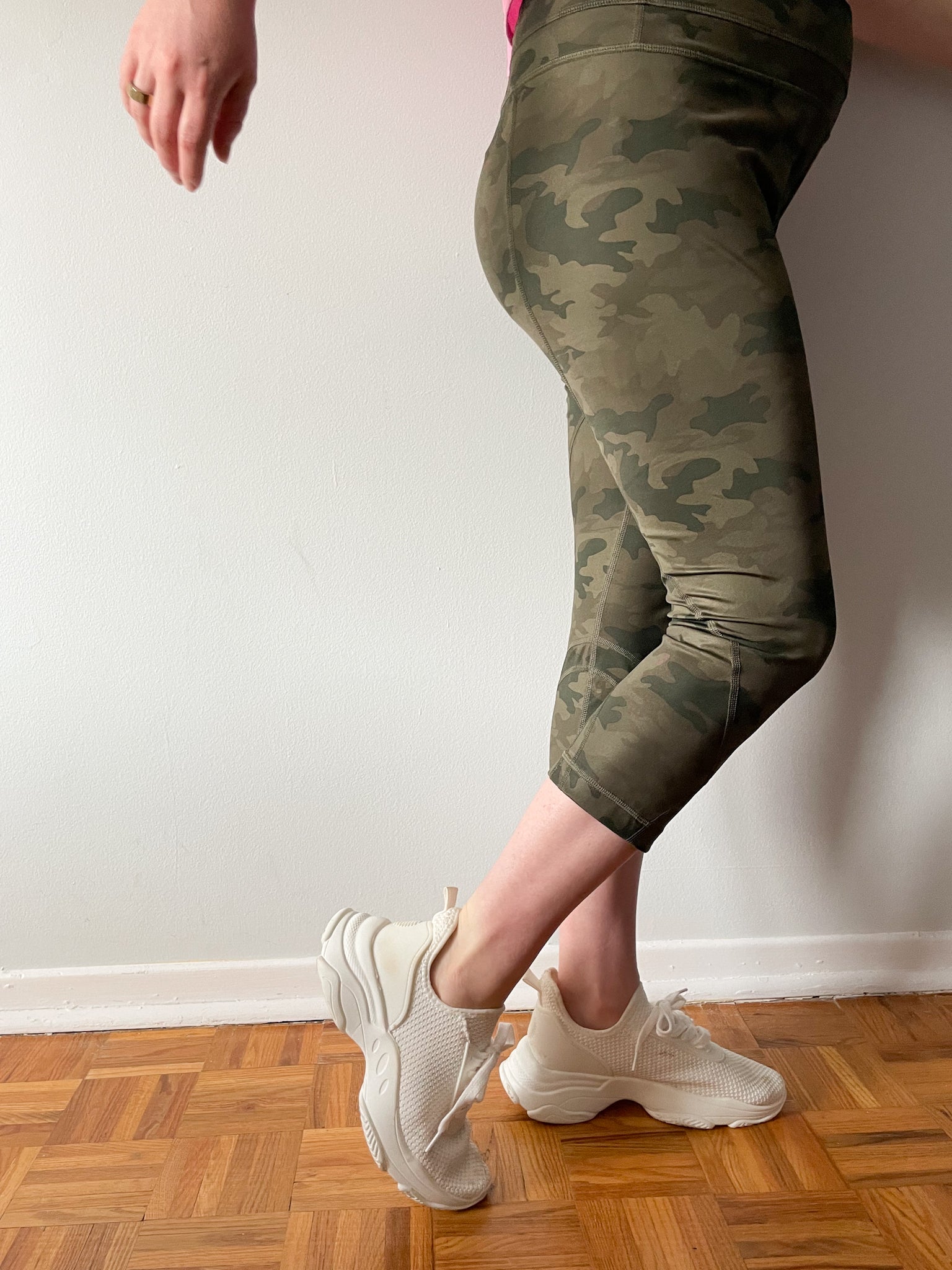 LULULEMON WOMENS 8 or US 4 Green Camo Print Leggings $75.00