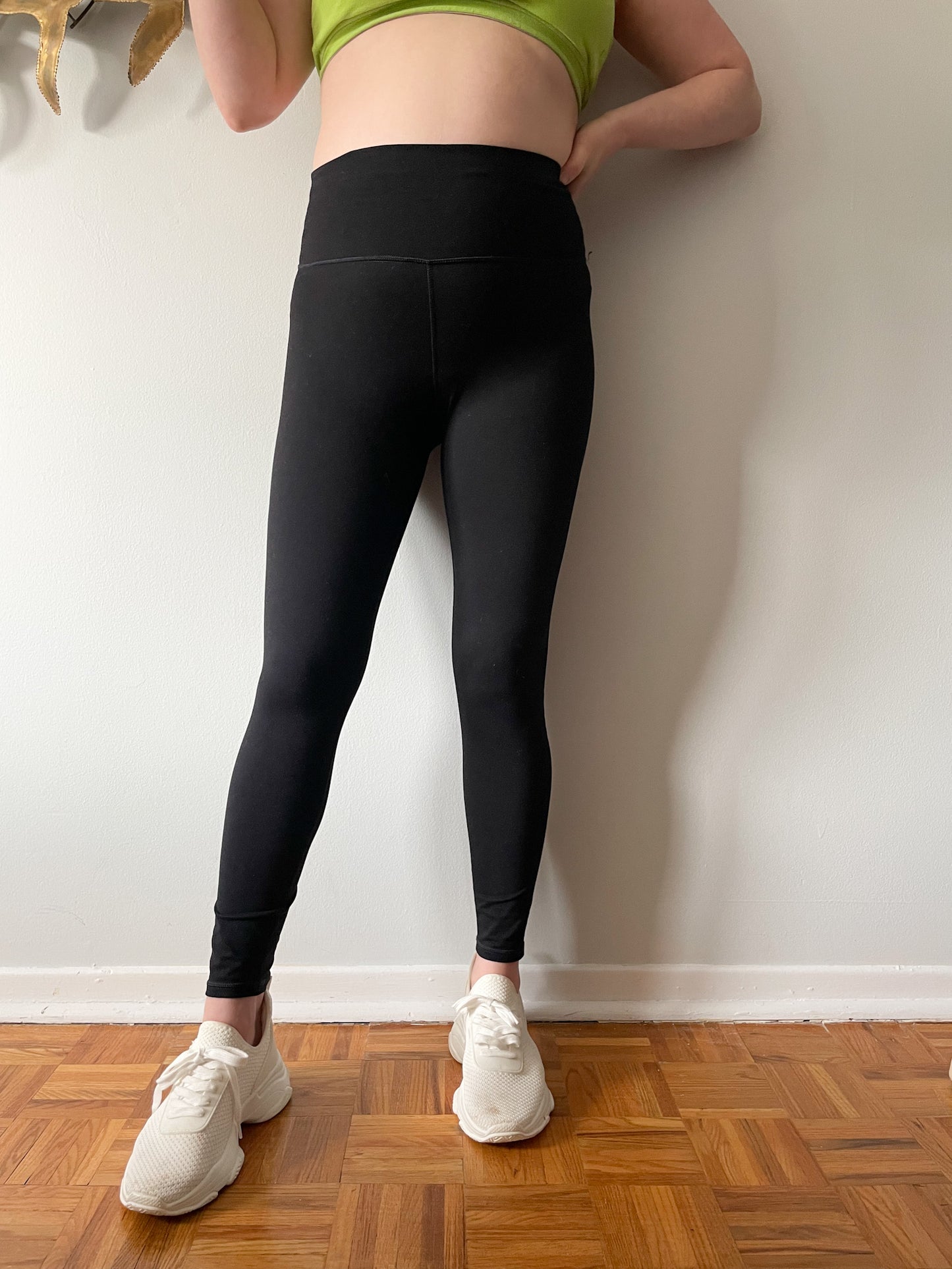 Fabletics Define PowerHold® Black High-Waisted Leggings - S/M – Le Prix  Fashion & Consulting