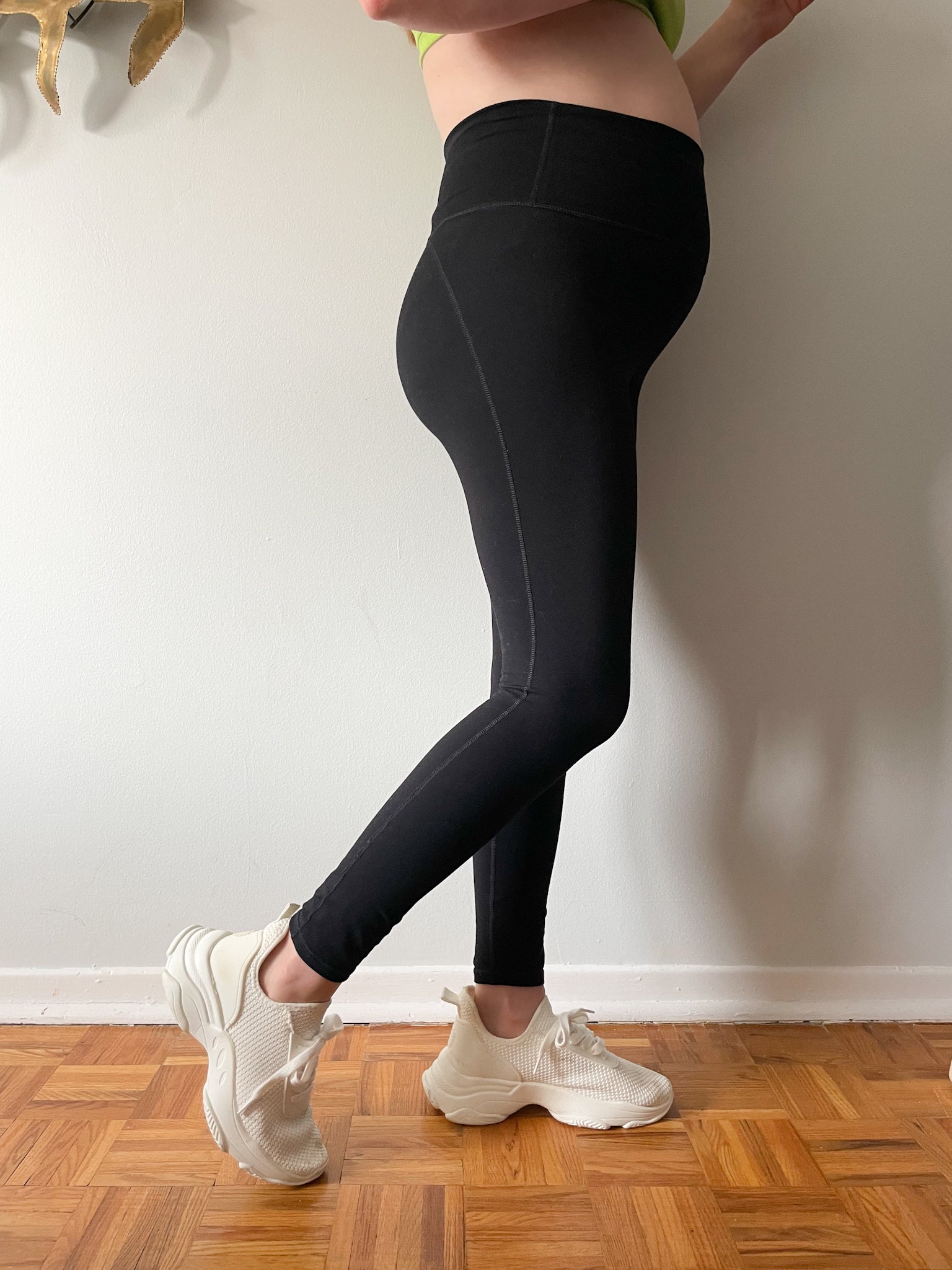 Define PowerHold® Mid-Rise Legging - - Fabletics Canada