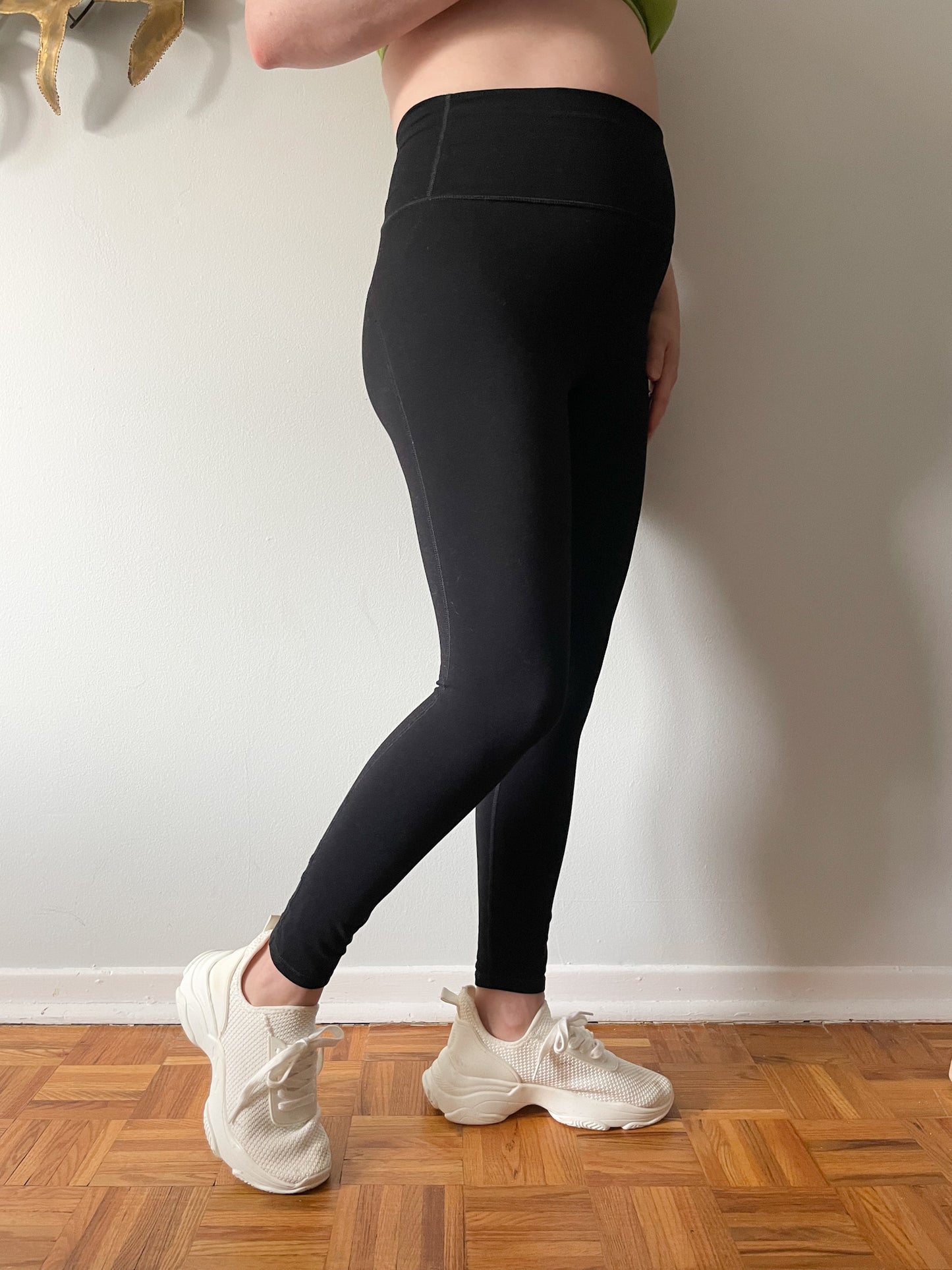 Fabletics Define PowerHold® Black High-Waisted Leggings - S/M – Le Prix  Fashion & Consulting