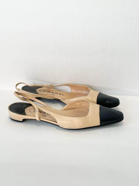 Vintage Authentic Chanel Calfskin Leather Cream Black Cap Toe Sling Back 1" Flats - Size 36.5