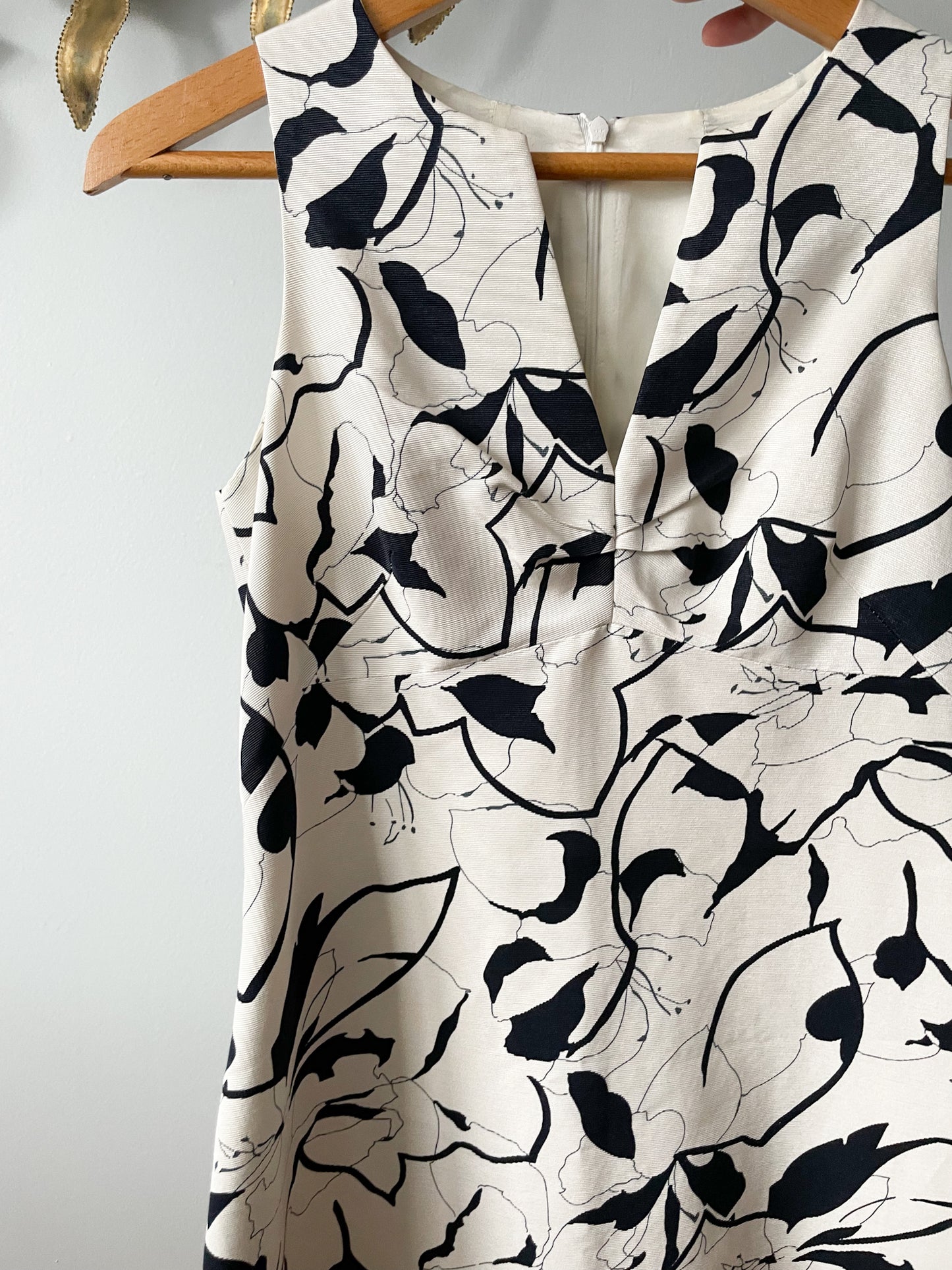 Teenflo Navy White Floral Print Sheath Dress - Size 2