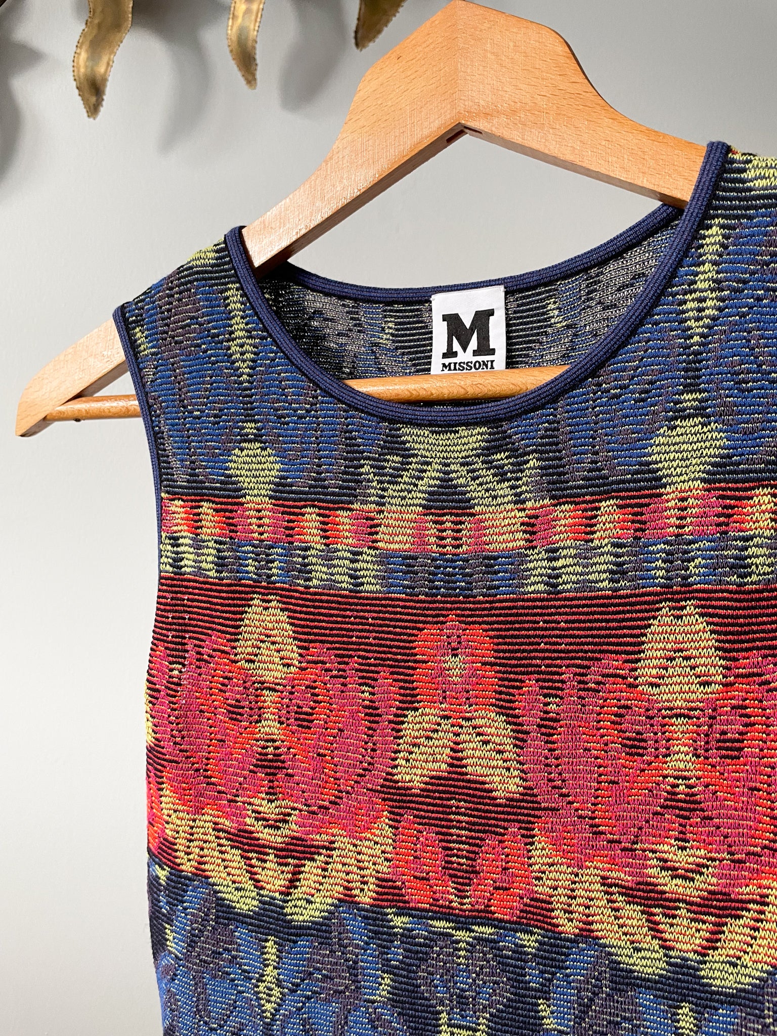 Missoni Blue Red Graphic Fit Flare Knit Sleeveless Dress - XS/S Le Prix Fashion & Consulting Missoni Blue Red Graphic Fit Flare Knit Sleeveless Dress - XS/S Le Prix Fashion & Consulting