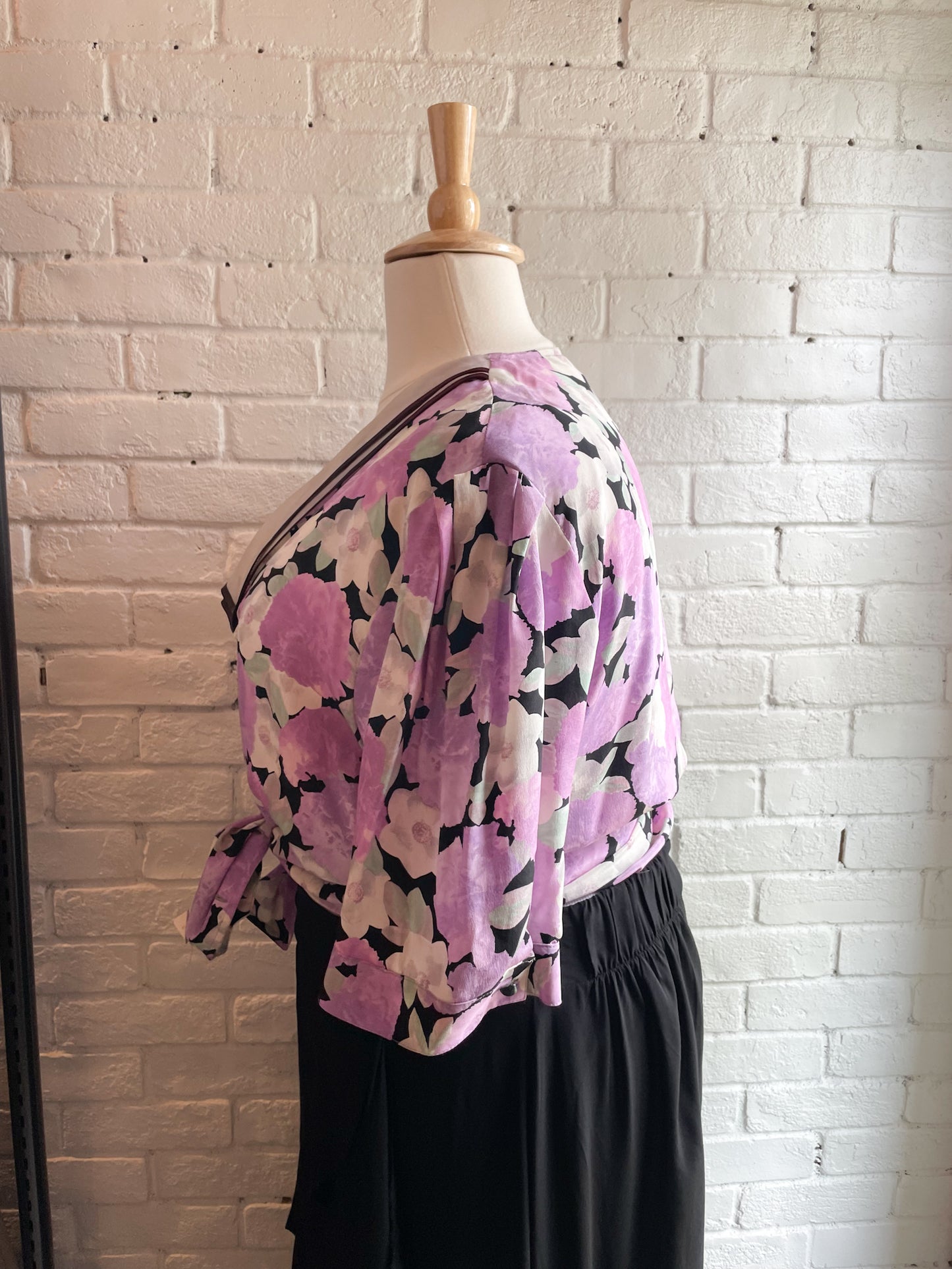 TT DUE T Vintage 100% Silk Lilac Floral Patterned Button Up Mid Sleeve Shirt NWT - Size 3XL