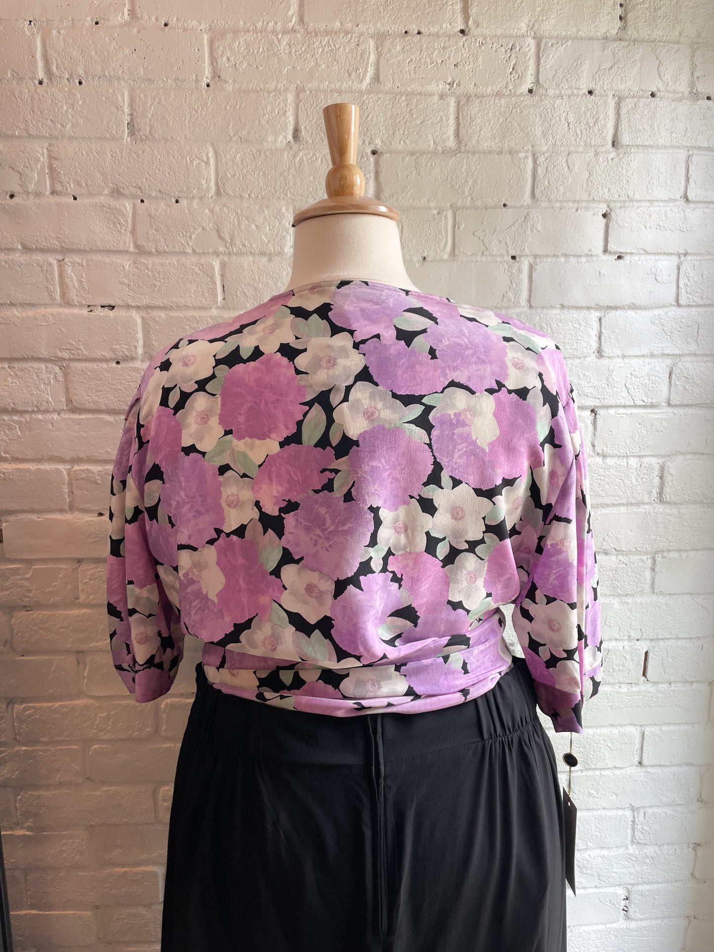TT DUE T Vintage 100% Silk Lilac Floral Patterned Button Up Mid Sleeve Shirt NWT - Size 3XL