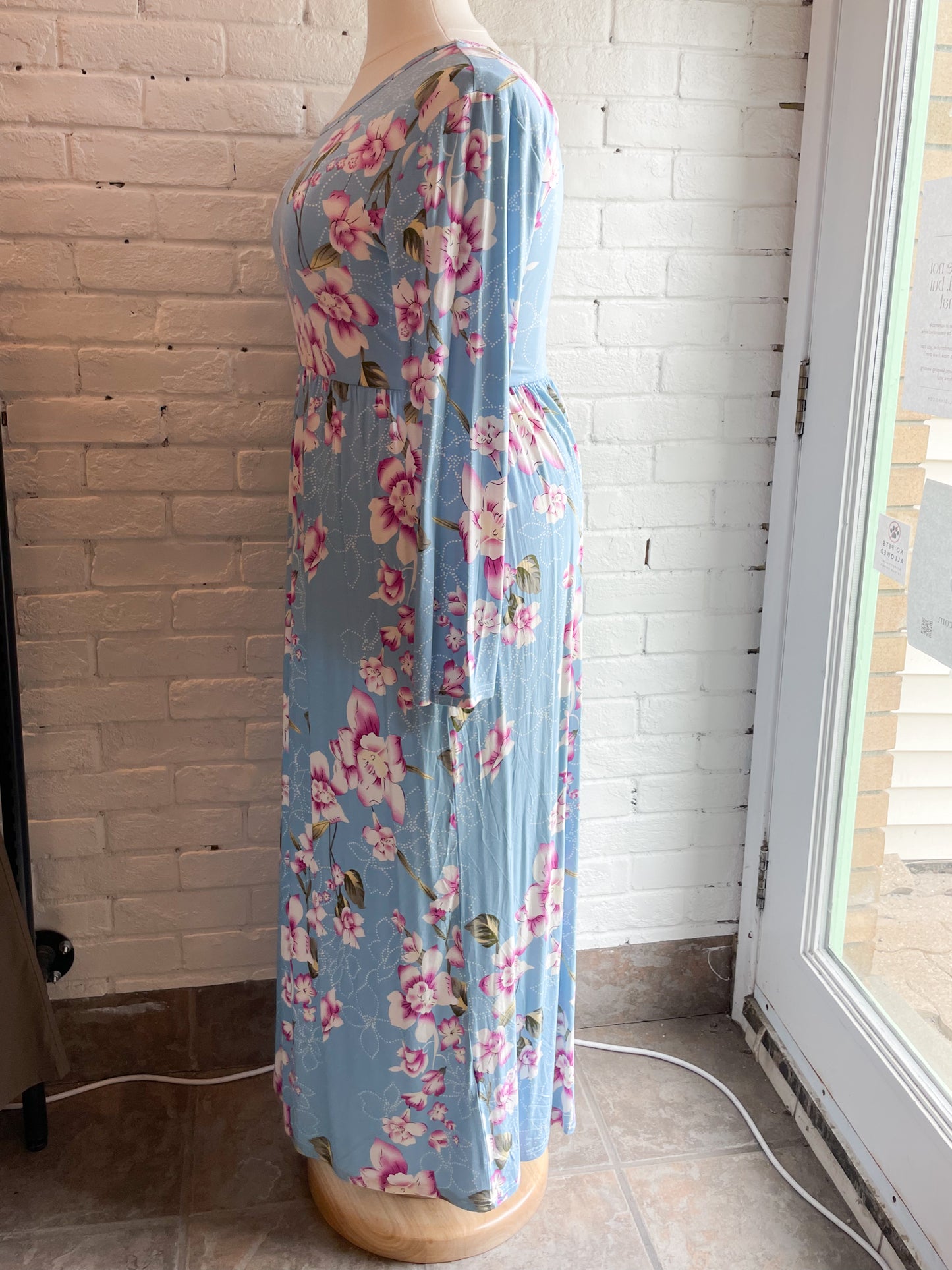 Bishuige Long Sleeved Sky Blue Floral Maxi Dress NWT - XL/2XL
