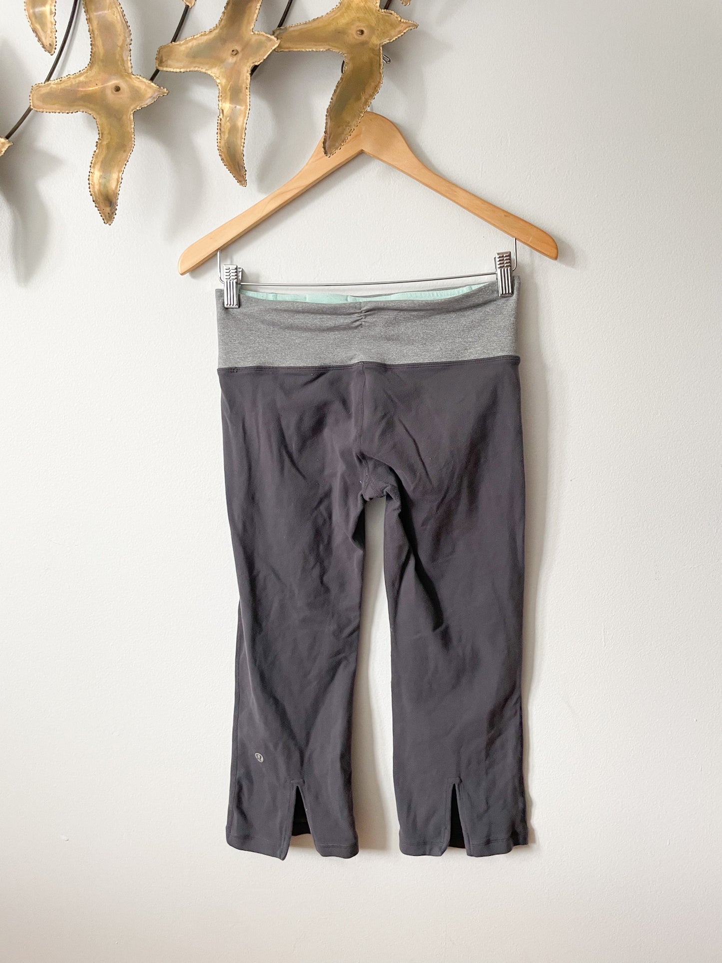 Lululemon Grey Two Toned Mid Rise Cropped Workout Straight Leg