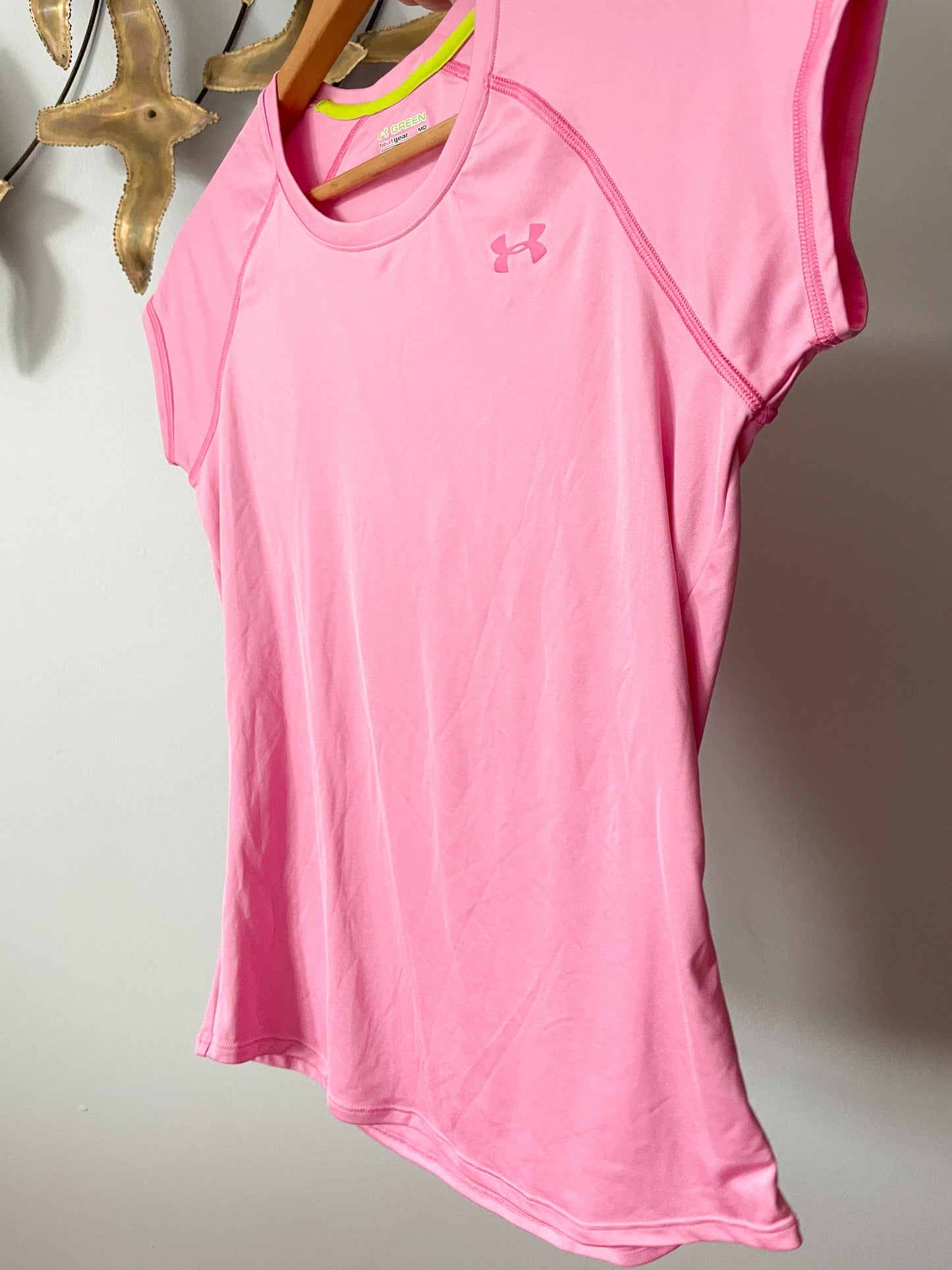 Under Armour Pink HeatGear Semi Fitted Workout Top - Small