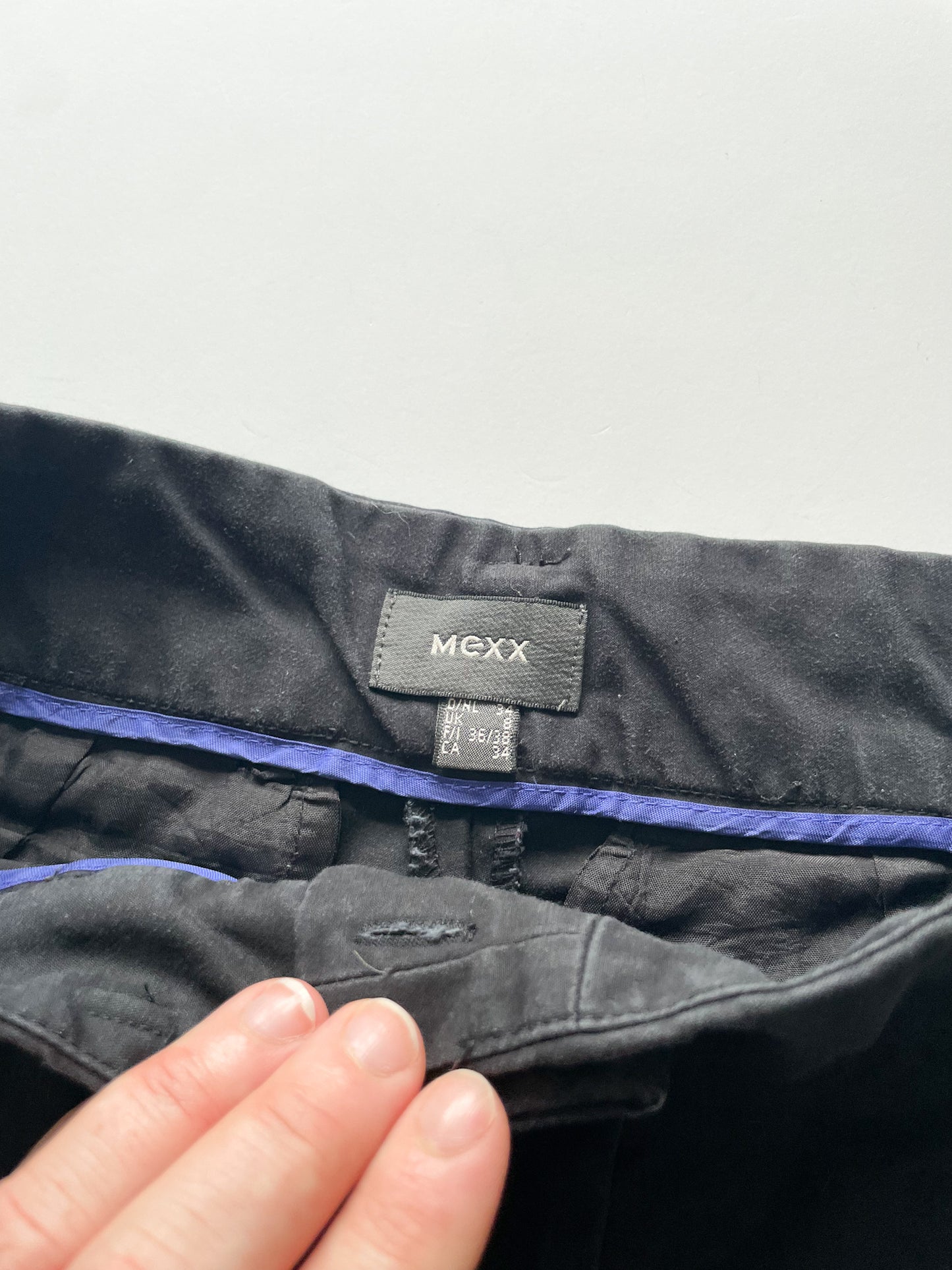 MEXX Black Cotton Stretch Cuffed Bermuda Shorts - XS