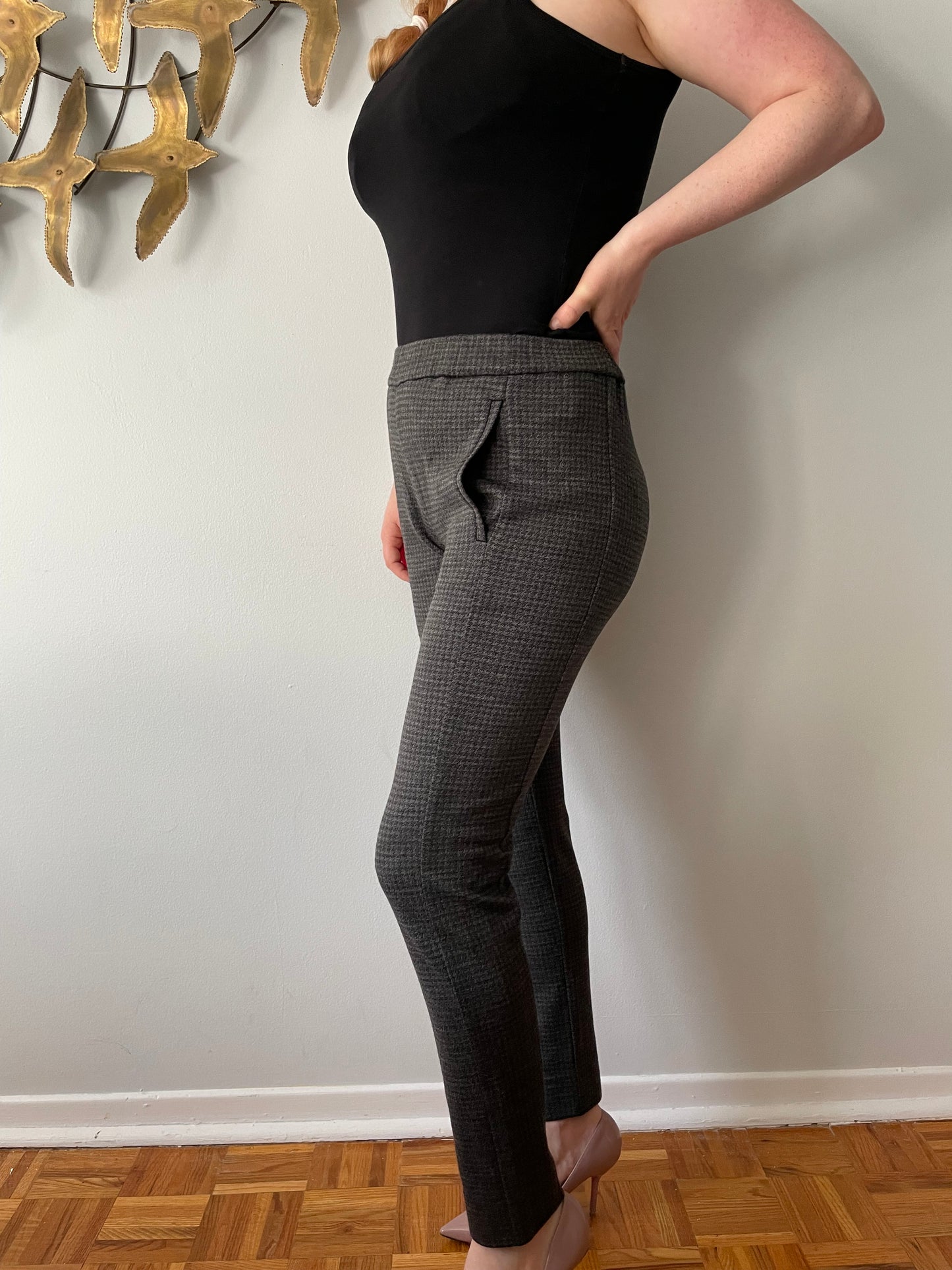 Theory Grey Slim Cropped High Rise Pull-On Pant in Wool Flannel - Size XS/S