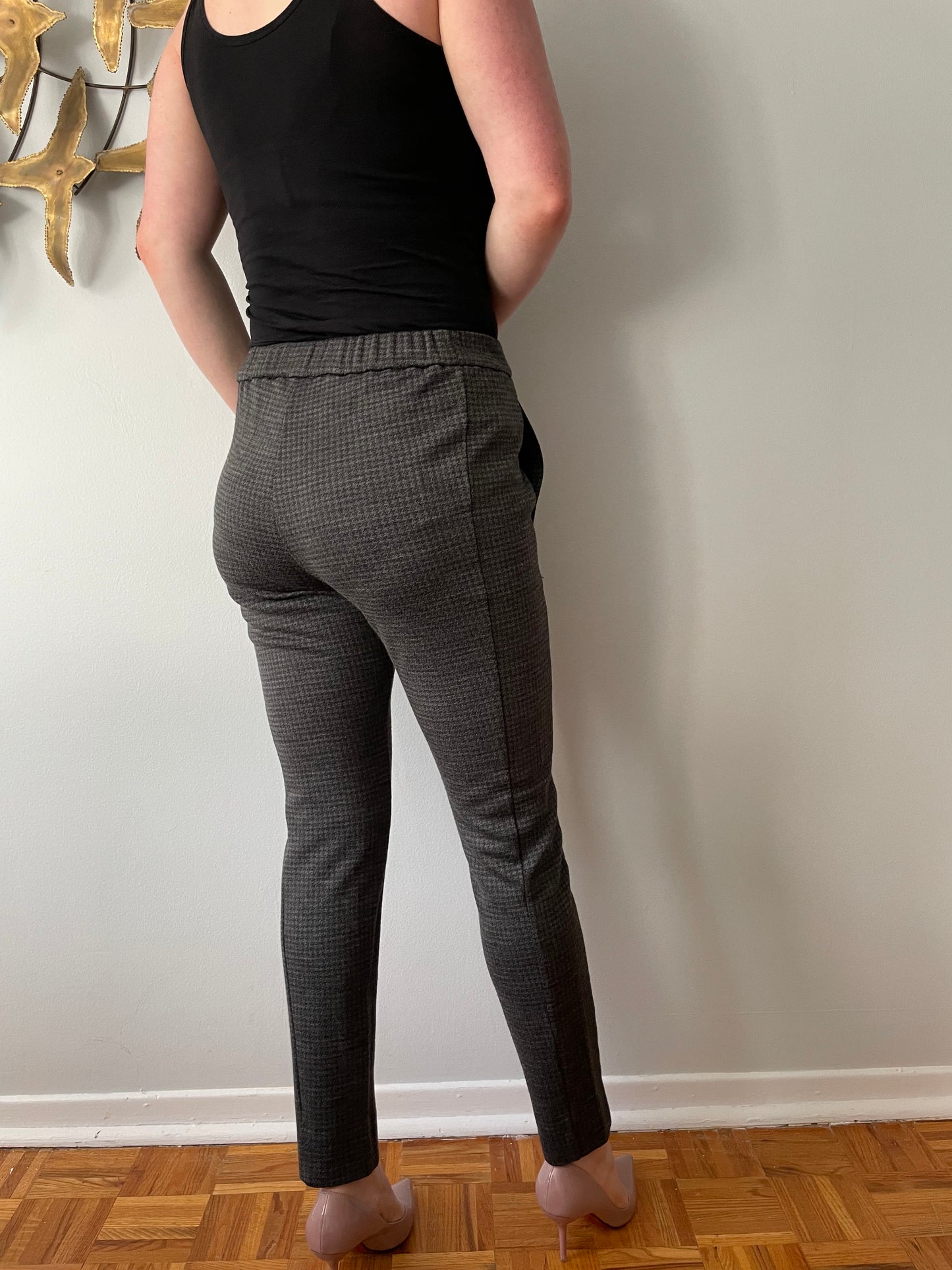 Theory Grey Slim Cropped High Rise Pull-On Pant in Wool Flannel - Size XS/S