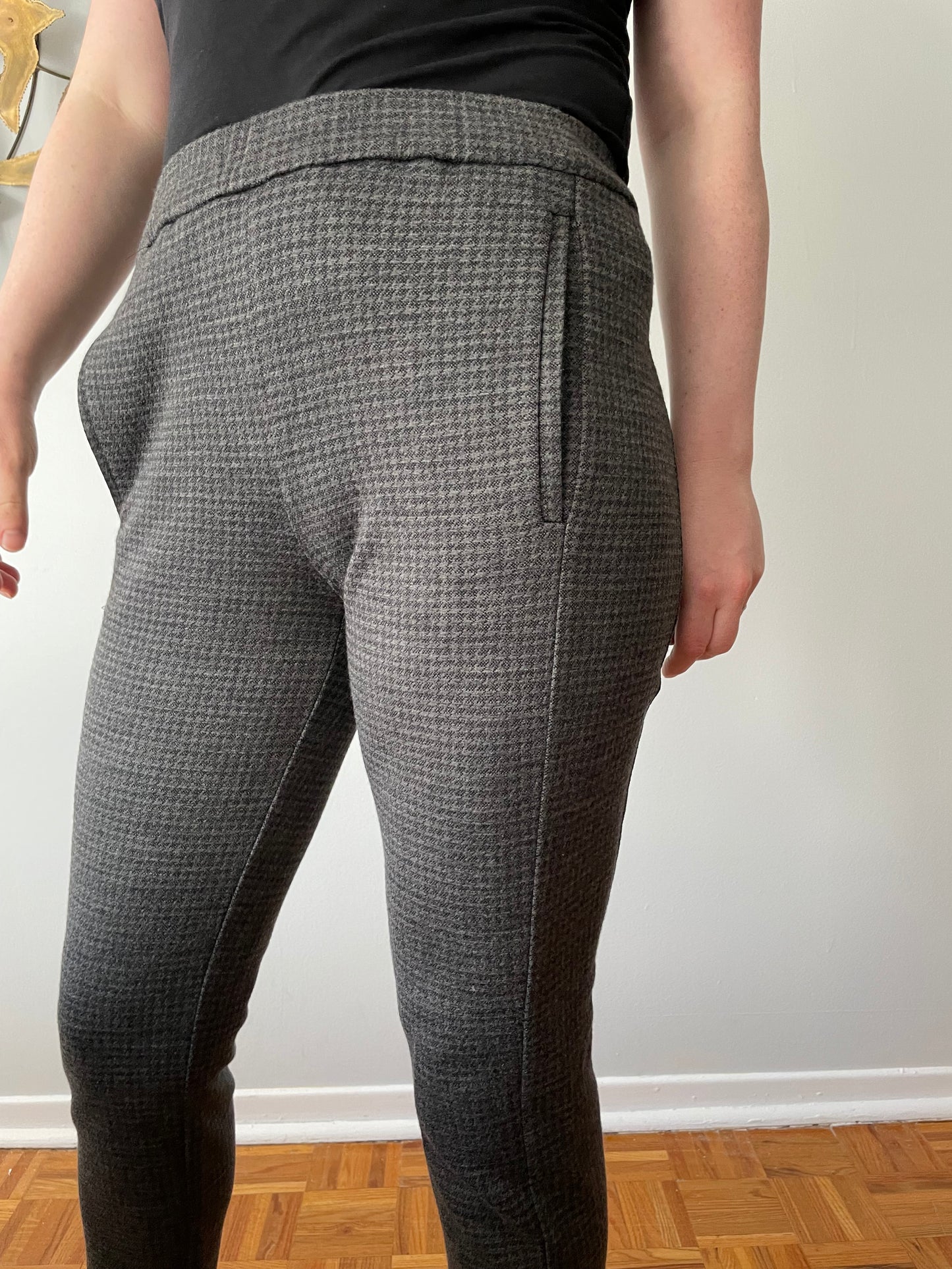 Theory Grey Slim Cropped High Rise Pull-On Pant in Wool Flannel - Size XS/S