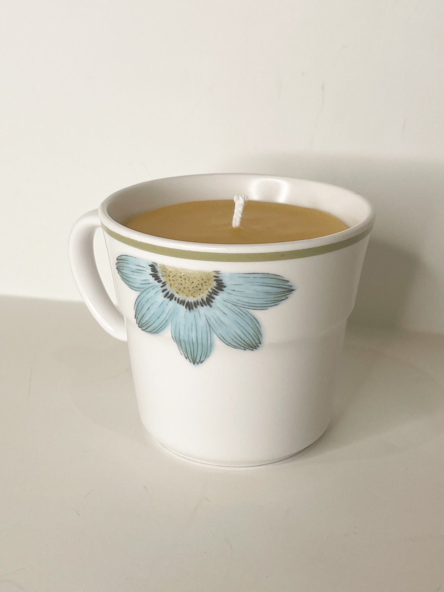 Noritake Blue Flower 100% Beeswax Upcycled Mug Candle - Clarity Floral Citrus Scent