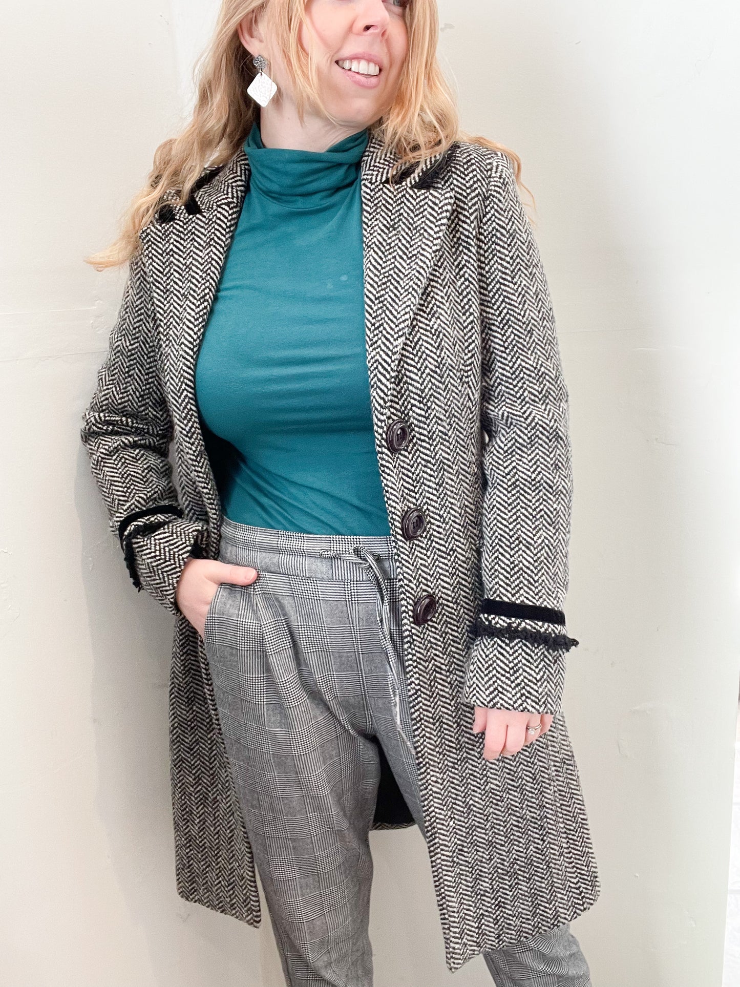 n e f Black Herringbone Wool Velvet Fringe Trimmed Long Coat - Small