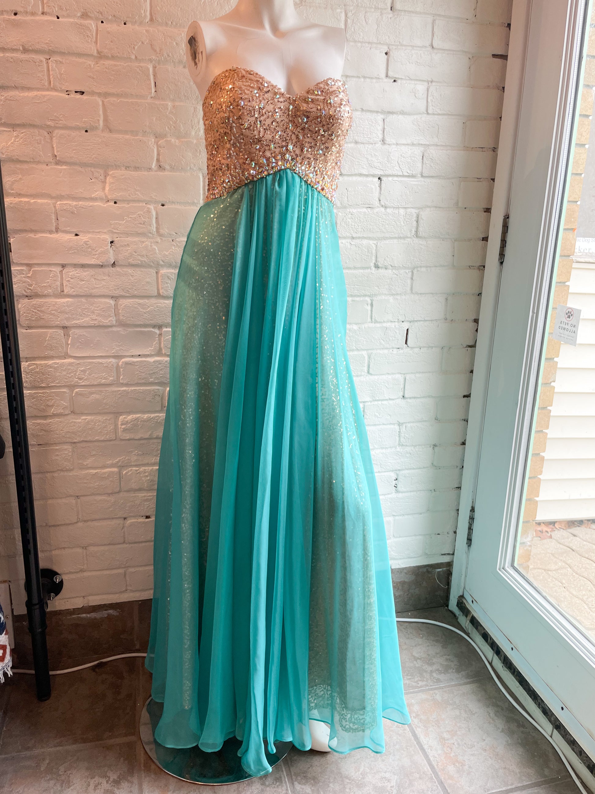 La Femme Champagne Sequin Strapless Turquoise Chiffon Flutter Hem Maxi Dress - Size 4 La Femme Champagne Sequin Strapless Turquoise Chiffon Flutter Hem Maxi Dress - Size 4