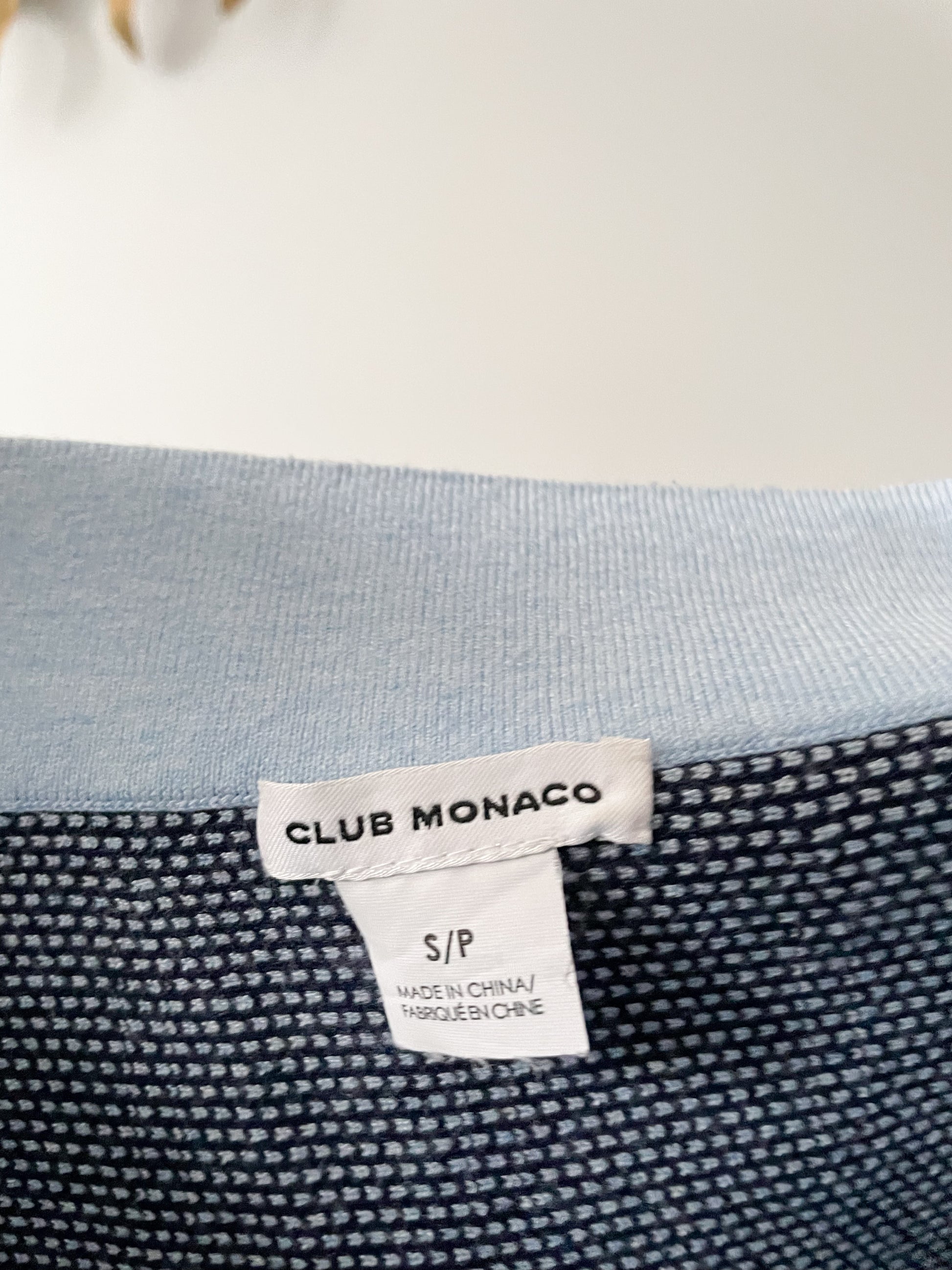 Club Monaco Blue Dotted Knit Fit Flare Skirt - Small – Le Prix Fashion &  Consulting
