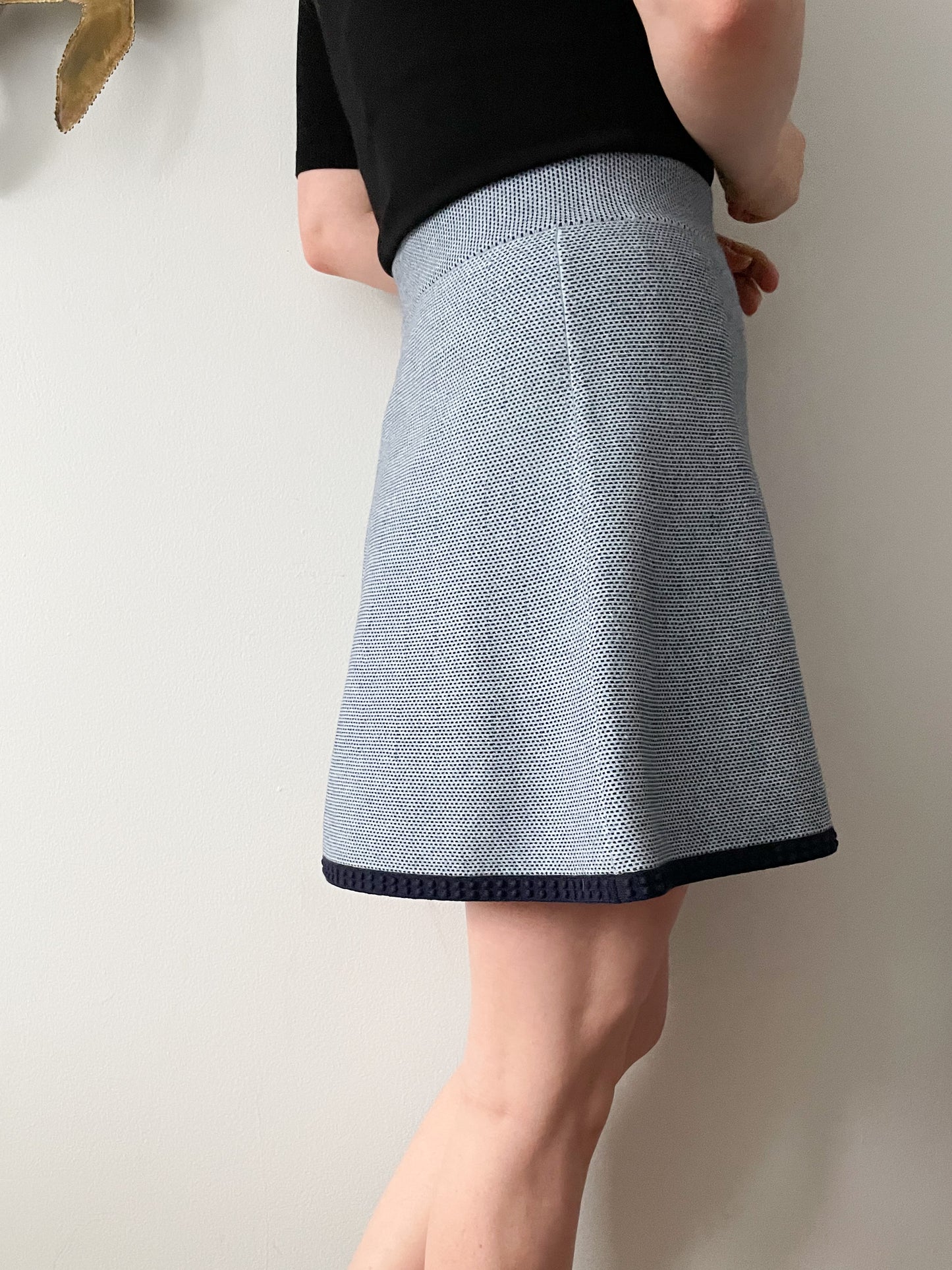 Club Monaco Blue Dotted Knit Fit Flare Skirt - Small