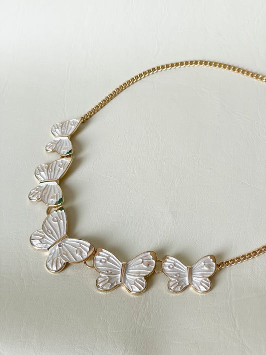 White Butterfly Statement Necklace – Gold-Tone Chain & Mother-of-Pearl Finish