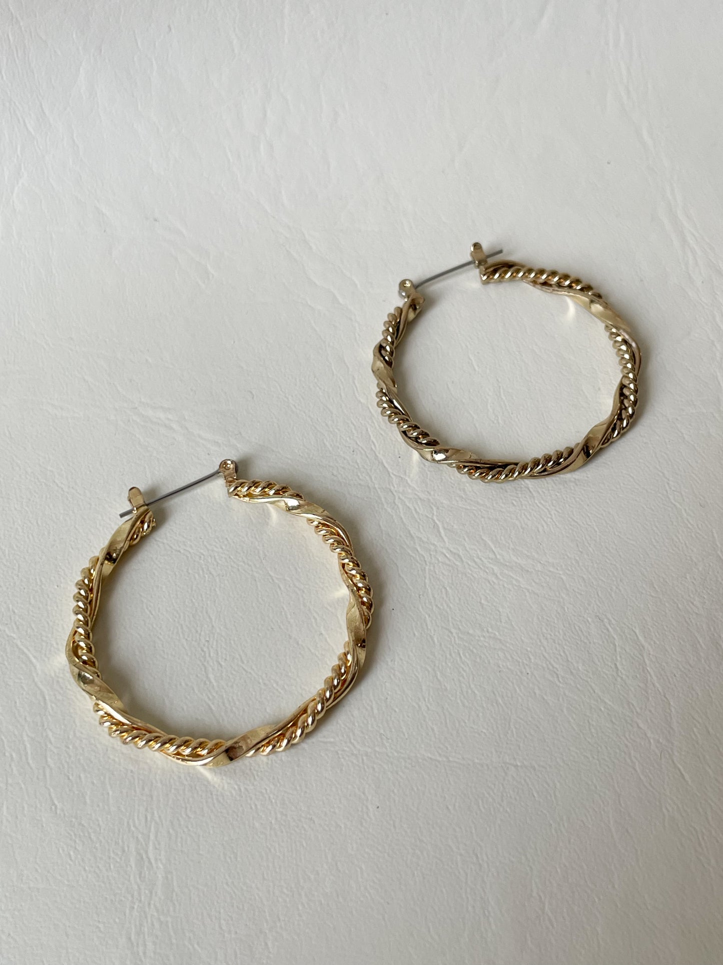 Twisted Two-Tone Gold Hoop Earrings – Vintage Elegance with Character