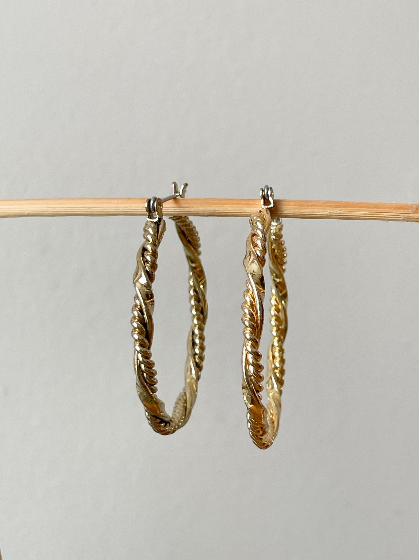 Twisted Two-Tone Gold Hoop Earrings – Vintage Elegance with Character