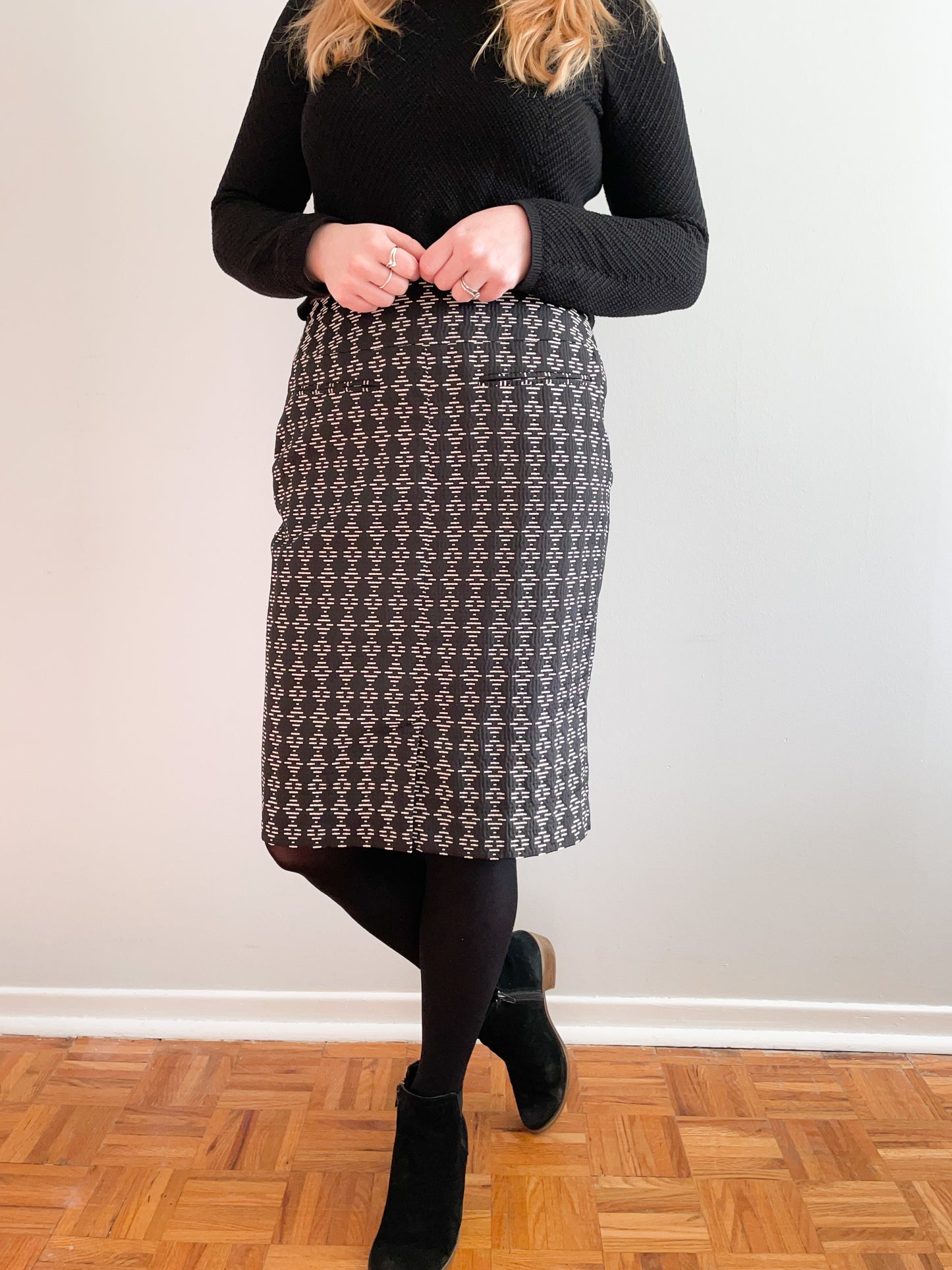 Black & White Cotton Pencil Skirt - Size 6/8