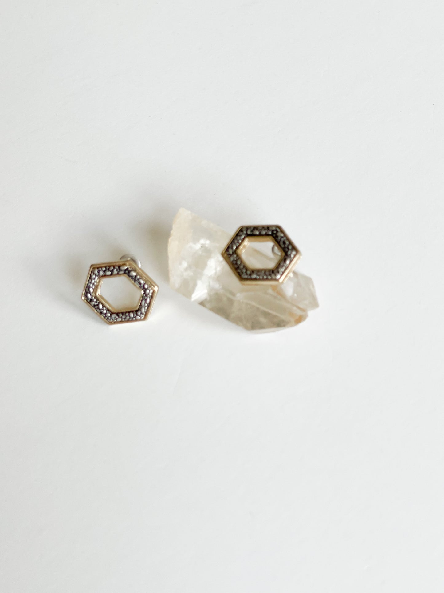Gold Black Pebbled Octagon Cutout Stud Earrigs