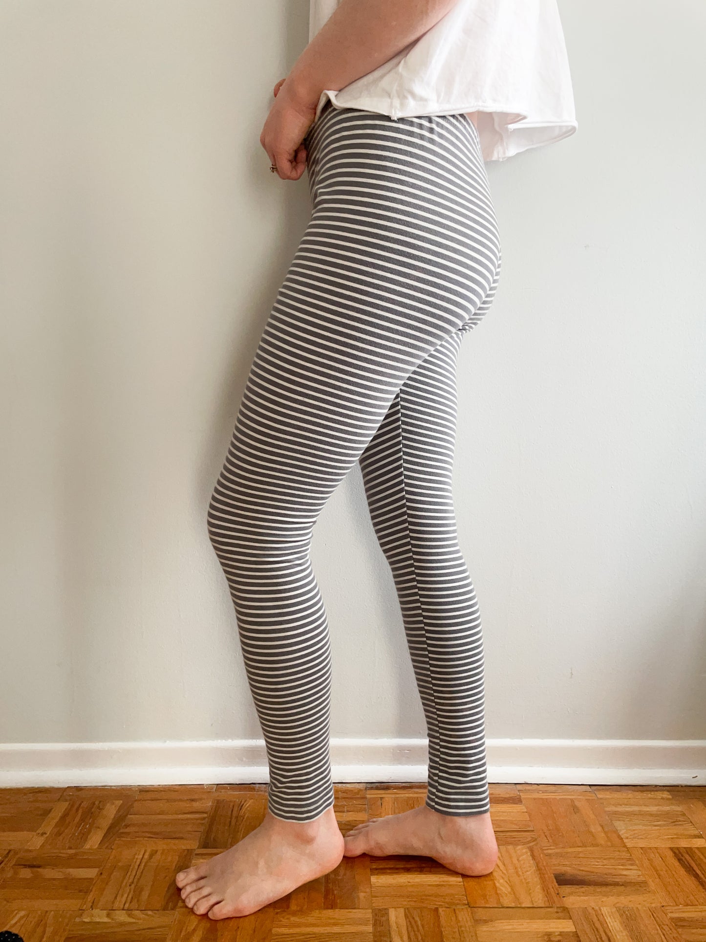 Xhilaration Grey & White Stripe Stretch Leggings - S/M
