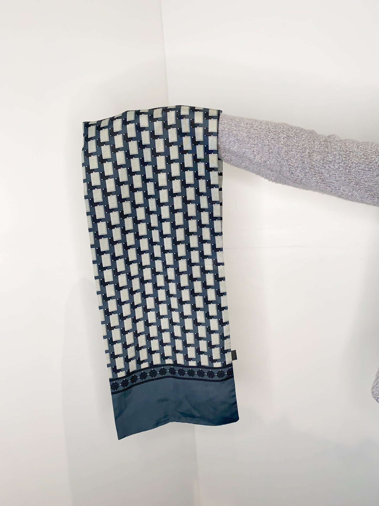 Grey Rectangle Graphic Scarf