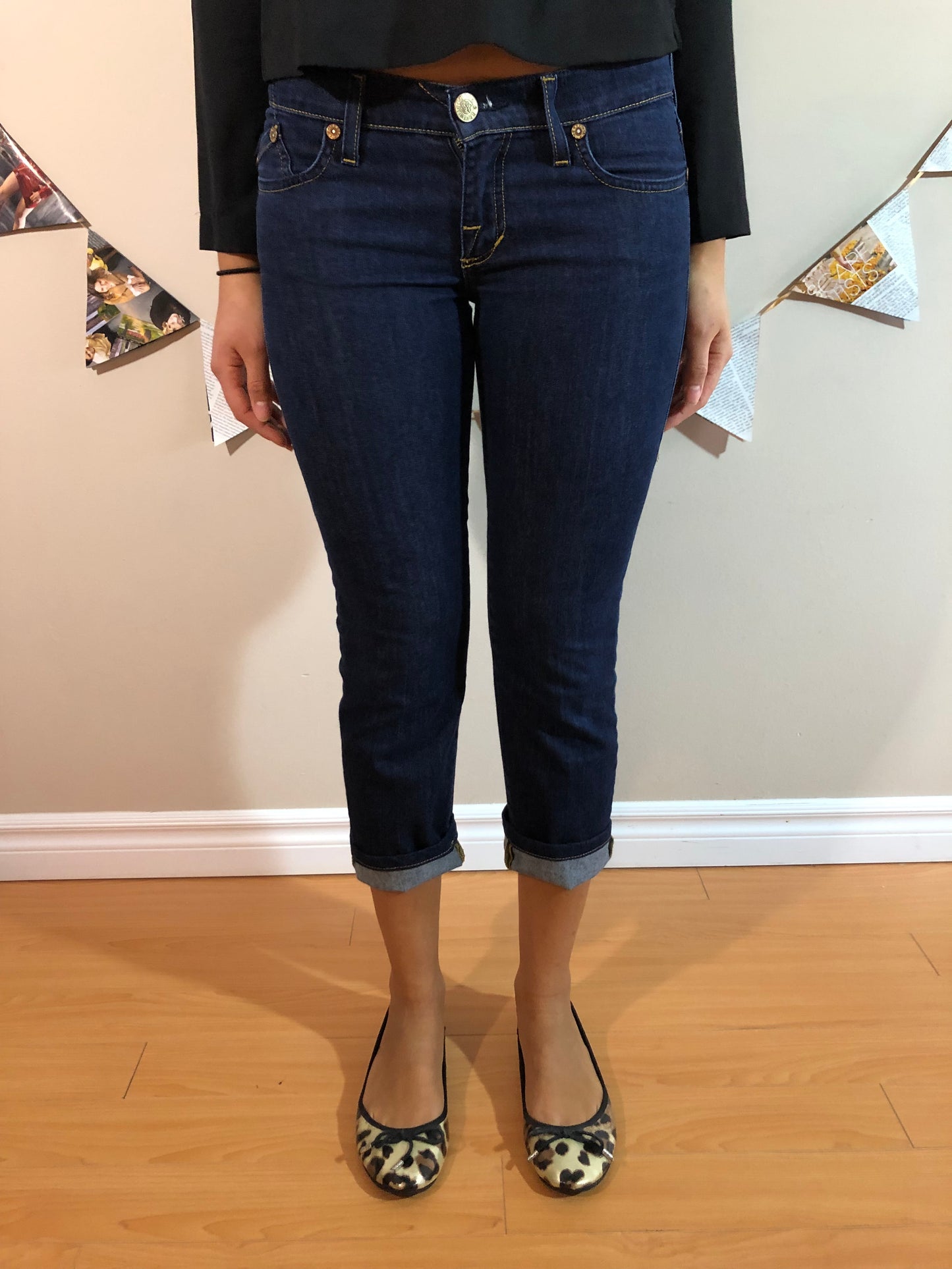 Rock & Republic Dark Blue Cropped Straight Leg Jeans - Le Prix Fashion & Consulting