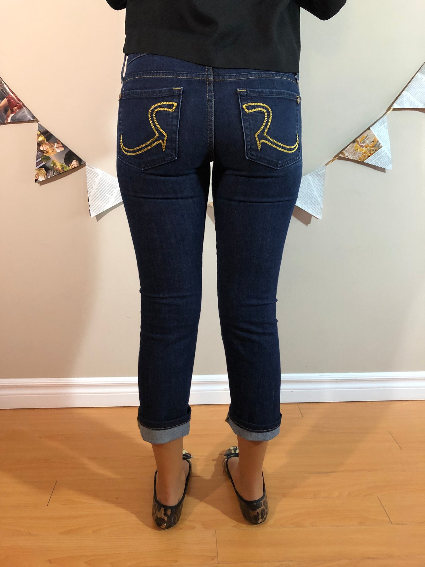 Rock & Republic Dark Blue Cropped Straight Leg Jeans - Le Prix Fashion & Consulting