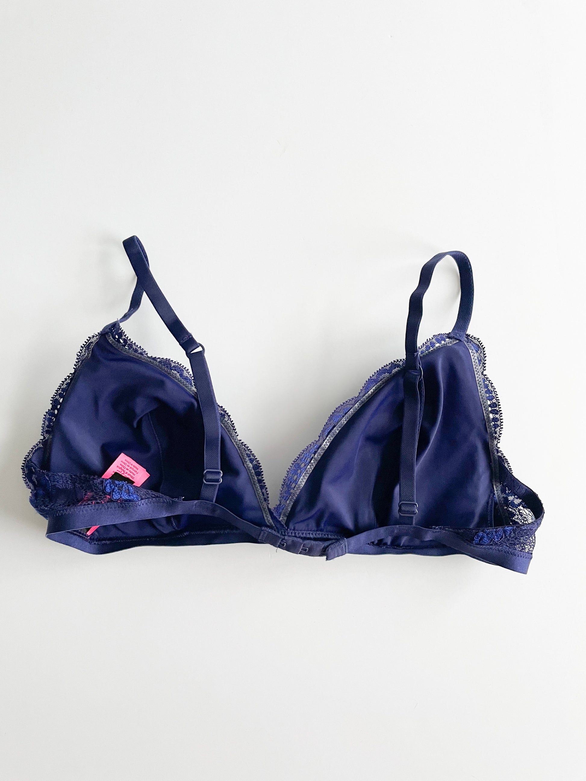 La Senza Blue Lace Lined Triangle Bralette - Medium – Le Prix Fashion &  Consulting