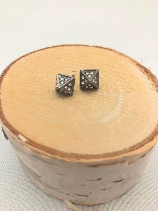 Pewter Silver Pyramids Studs - Le Prix Fashion & Consulting