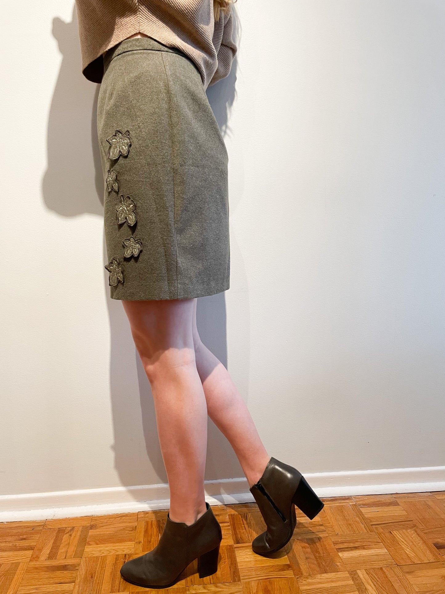 Vintage Petites Manakin Olive Grey Soft Leaf Applique Pencil Skirt - XS/S