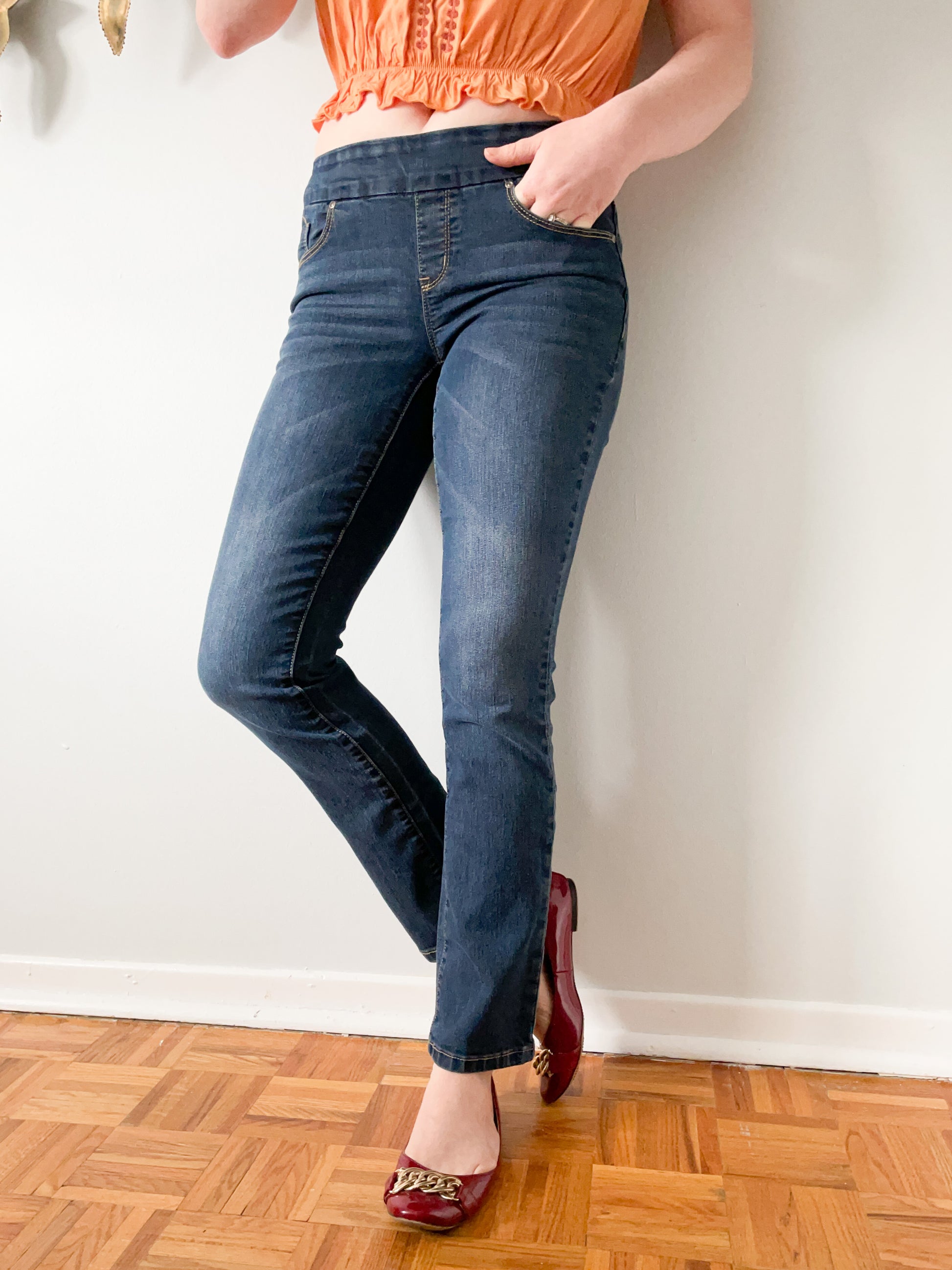 Pull On Straight Leg Mid Rise Jeans - XS/S – Le Prix Fashion & Consulting