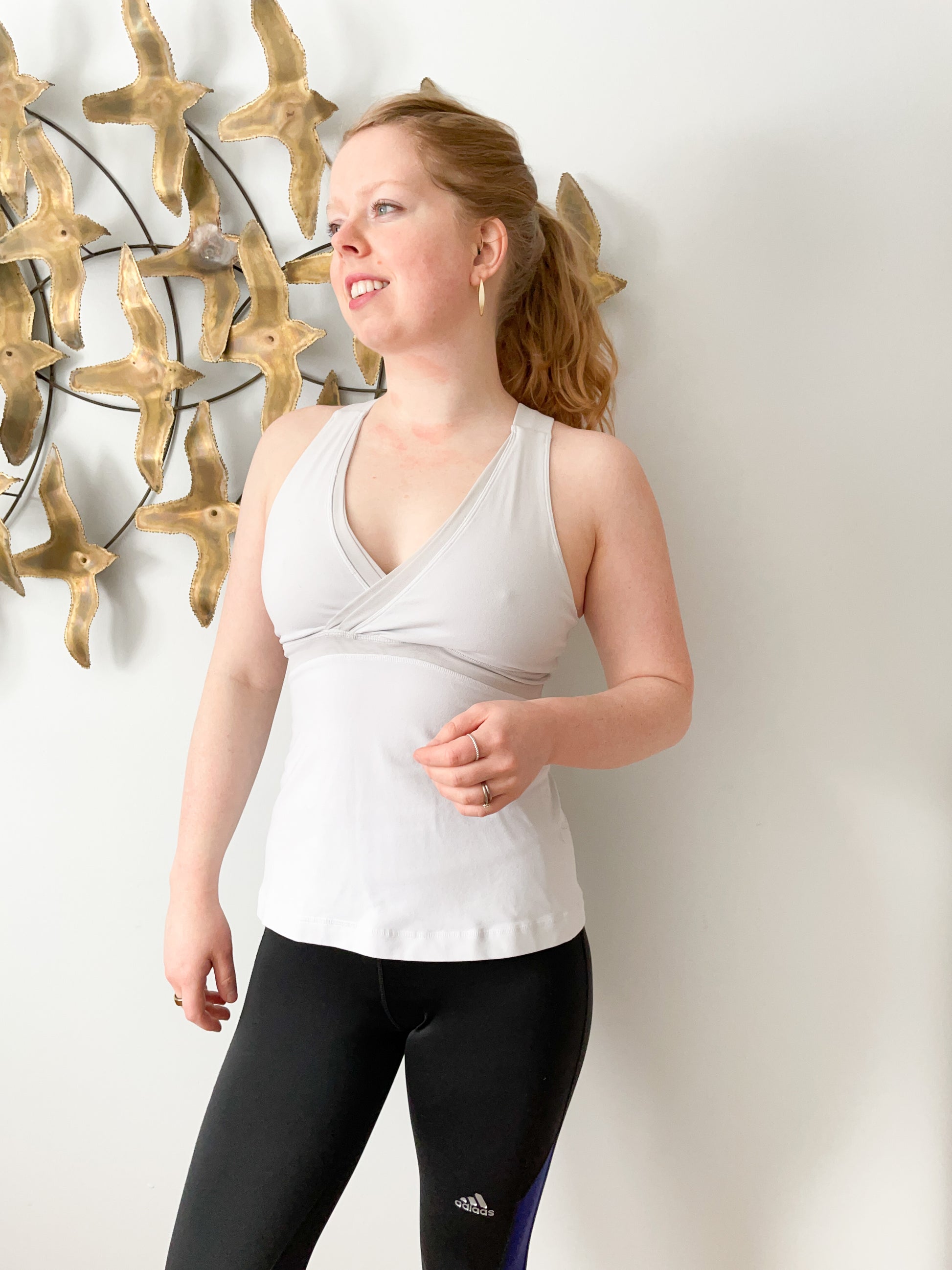 Lululemon Cream Built-In Bra Workout Top - Size 8 - S/M – Le Prix Fashion &  Consulting