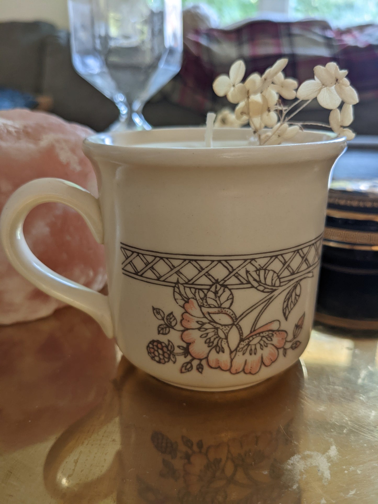 Floral Lattice Grey and Pink 100% Beeswax Mug Candle - Clarity Floral Citrus Scent