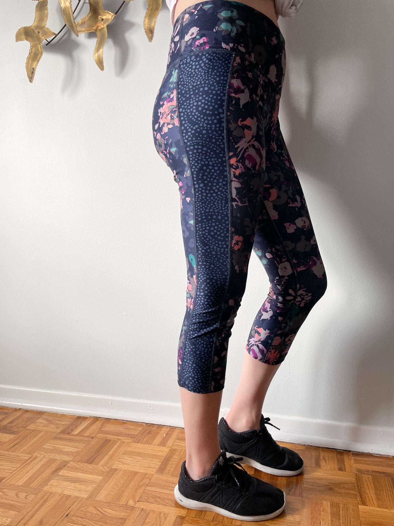 Eddie Bauer Navy Floral Guide Trex Sport Capris - Small – Le Prix Fashion &  Consulting